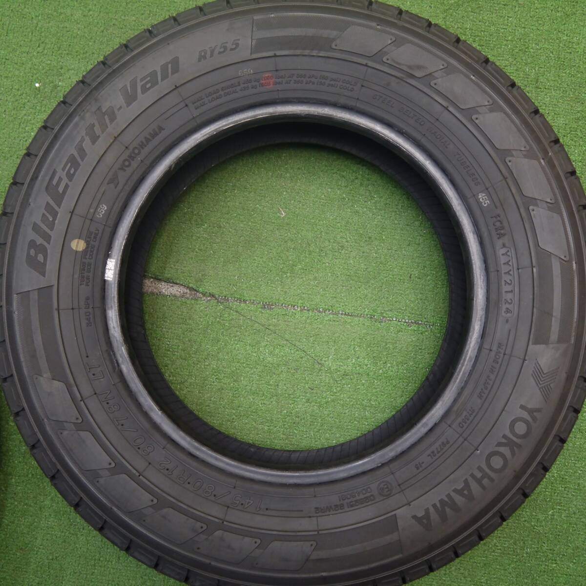 新車外し 24年★145/80R12 80/78N ヨコハマ BluEarth-Van RY55 タイヤ 12インチ 軽トラ 軽バン バモス エブリイ等★5031401Hノタ