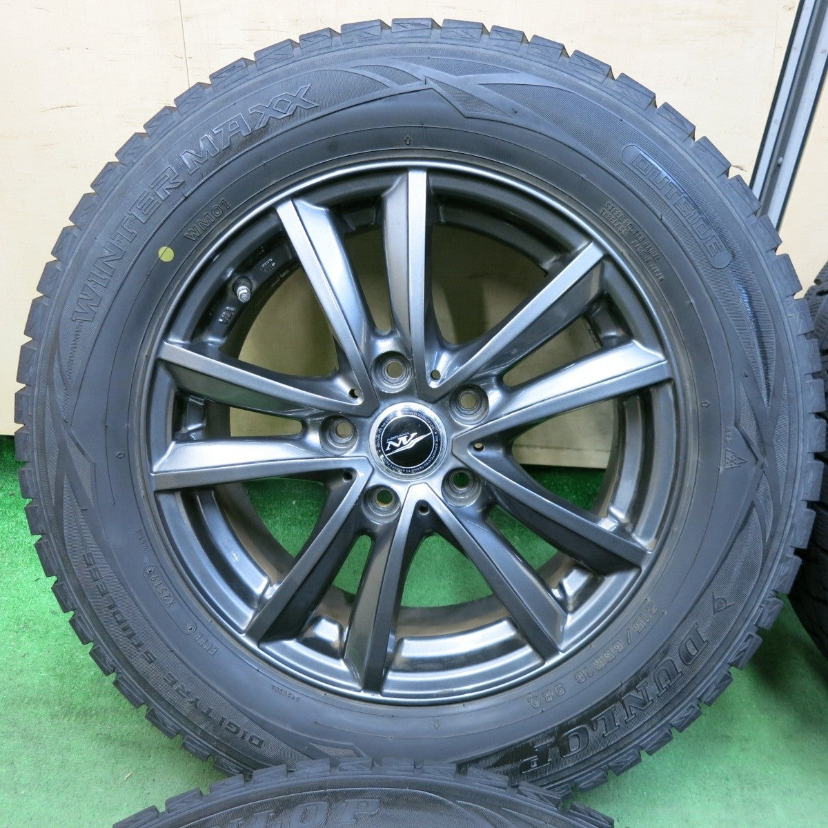 バリ溝！9分★スタッドレス 215/65R16 ダンロップ ウインターマックス WM01 NIRVANA NV ニルバーナ ニルヴァーナ 16インチ PCD114.3/5H★5022802SYス