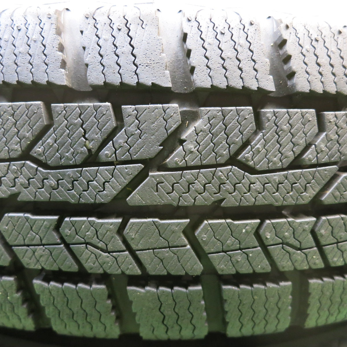 バリ溝！23年！ほぼ10分★スタッドレス 145/80R13 トーヨー オブザーブ GIZ2 SCHNEIDER シュナイダー 13インチ PCD100/4H★5121306HAス