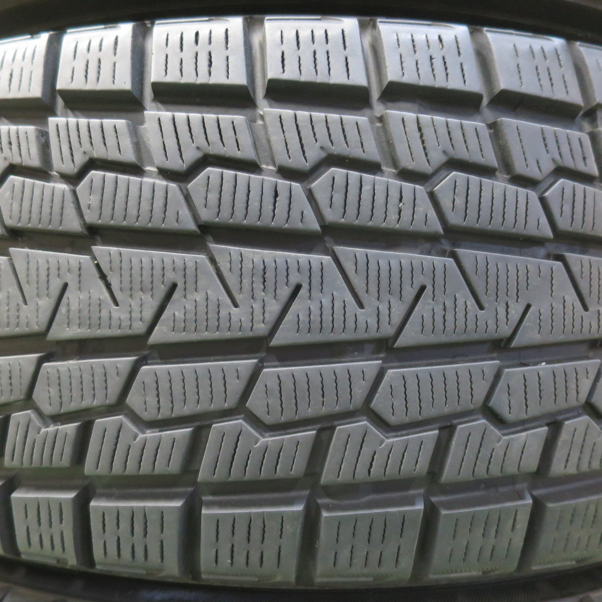 バリ溝！8.5分★スタッドレス 225/65R17 ヨコハマ アイスガード G075 タイヤ 17インチ ハリアー RAV4 エクストレイル 等★5112406イスタ
