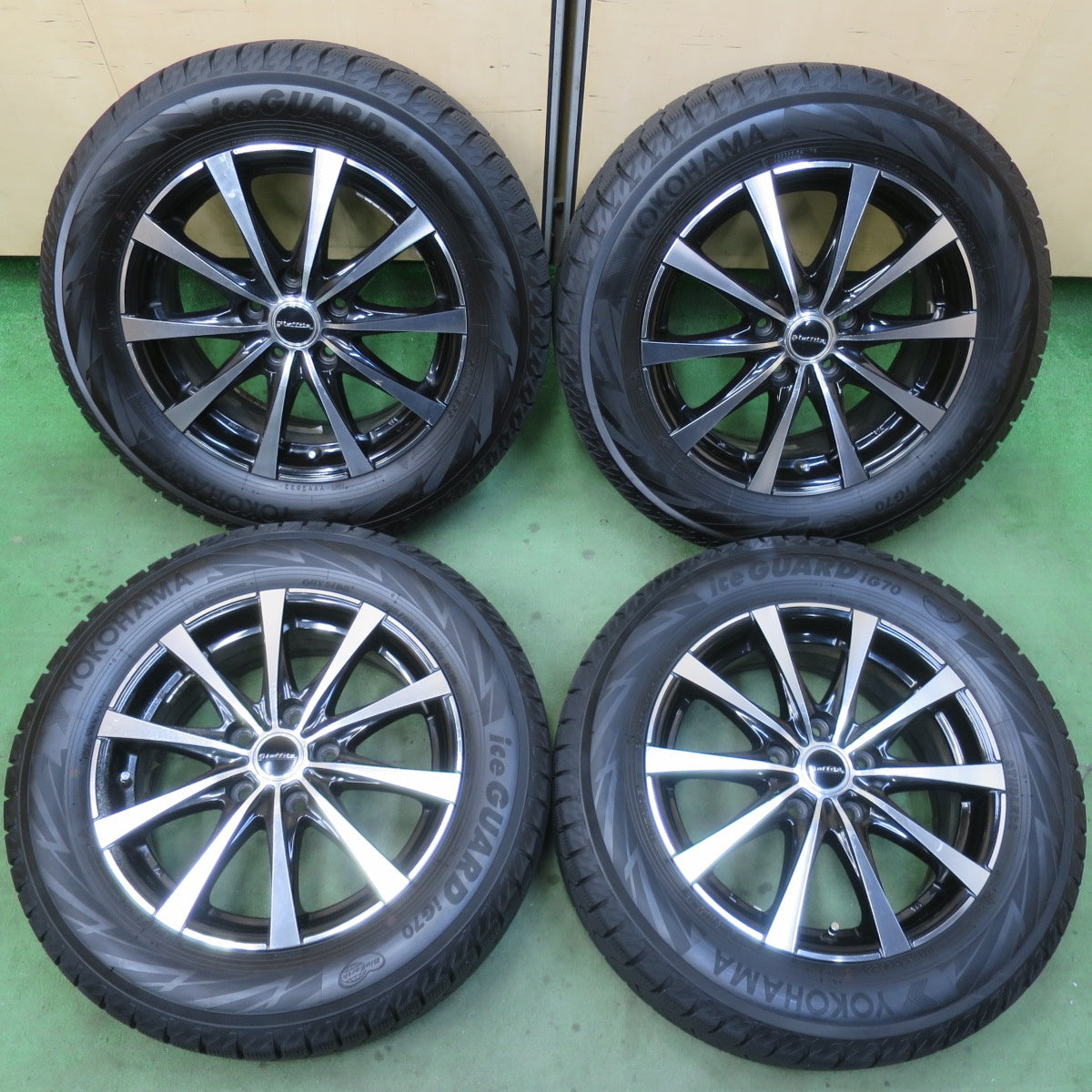 バリ溝！22年！9.5分★スタッドレス 215/60R16 ヨコハマ アイスガード iG70 Laffite ラフィット 16インチ PCD114.3/5H★6021304イス