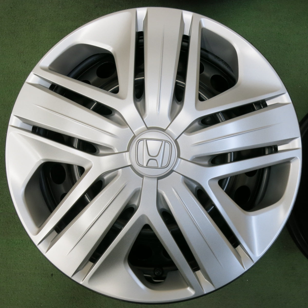 フィット ホンダ フィット GK系 純正 スチール ホイール 2本 14×5.5J 4穴 PCD 100 +45 ハブ径 56  52896H GR 系 純正 スチール ホイール (フルキャップ付) | 中古