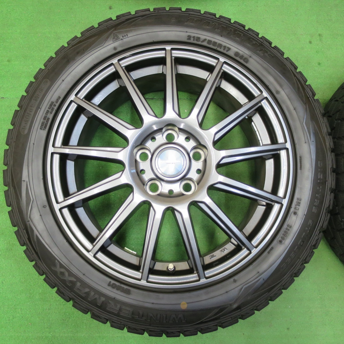 *送料無料* バリ溝！キレイ！9.5分★スタッドレス 215/55R17 ダンロップ ウインターマックス WM01 VELVA IGOR ヴェルヴァ PCD114.3/5H★4090504イス