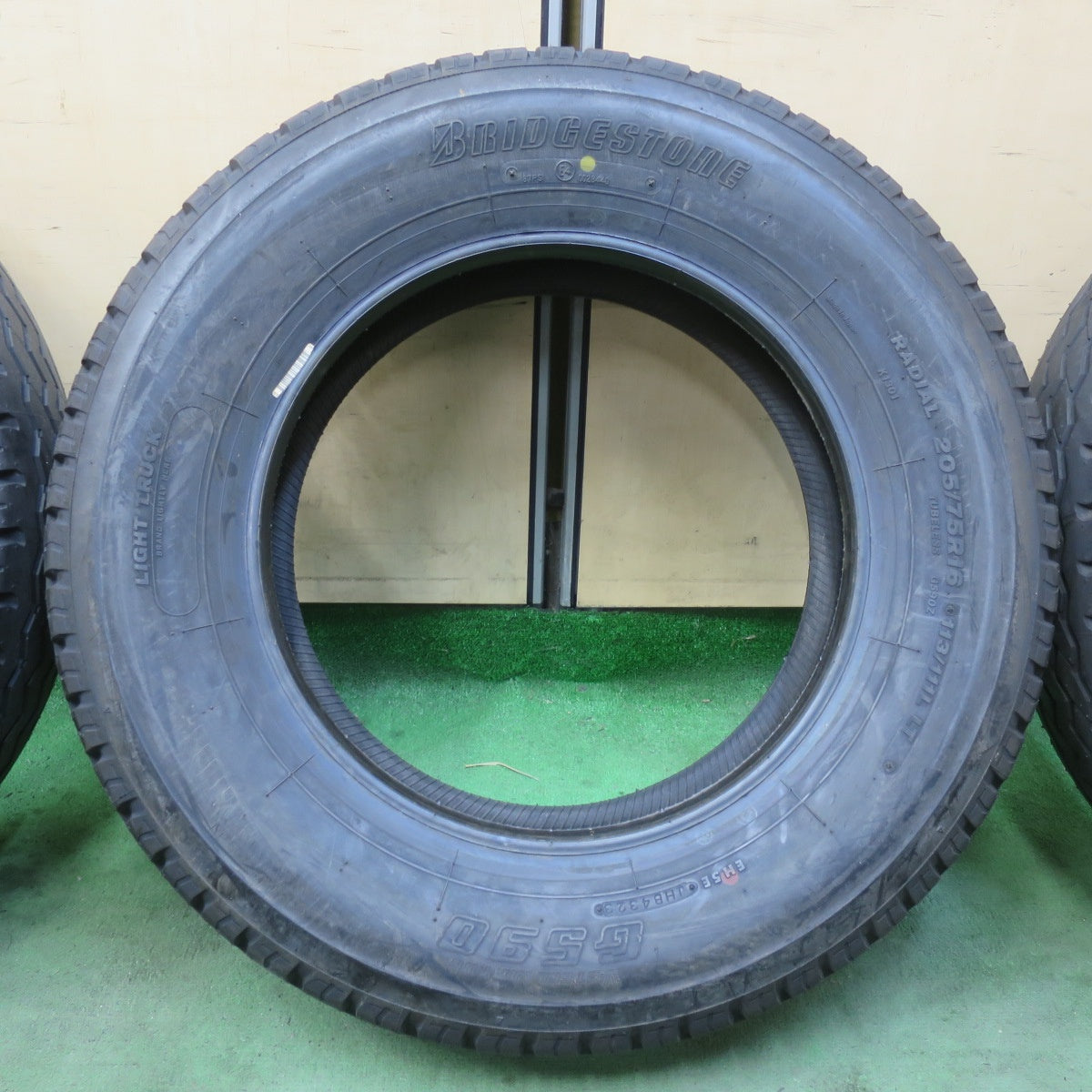 ほぼ未使用！23年！6本★トラック タイヤ 205/75R16 113/111L ブリヂストン G590 16インチ★6021710イノタ