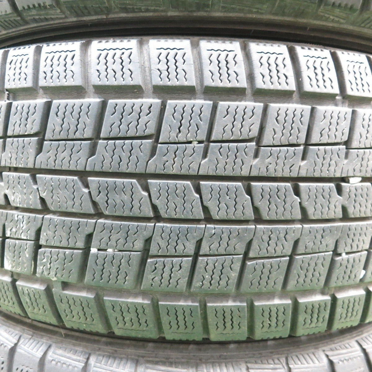 バリ溝！8.5分★トヨタ アイシス 純正 205/55R16 スタッドレス ダンロップ DSX 16インチ PCD114.3/5H★4042705ナス