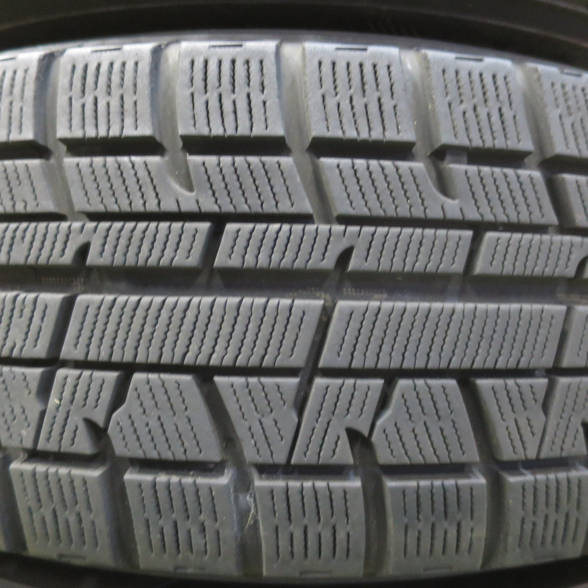 バリ溝！キレイ！9.5分★スタッドレス 205/65R16 ヨコハマ アイスガード iG50 プラス LUTZ 社外 アルミ 16インチ PCD114.3/5H★5112904イス