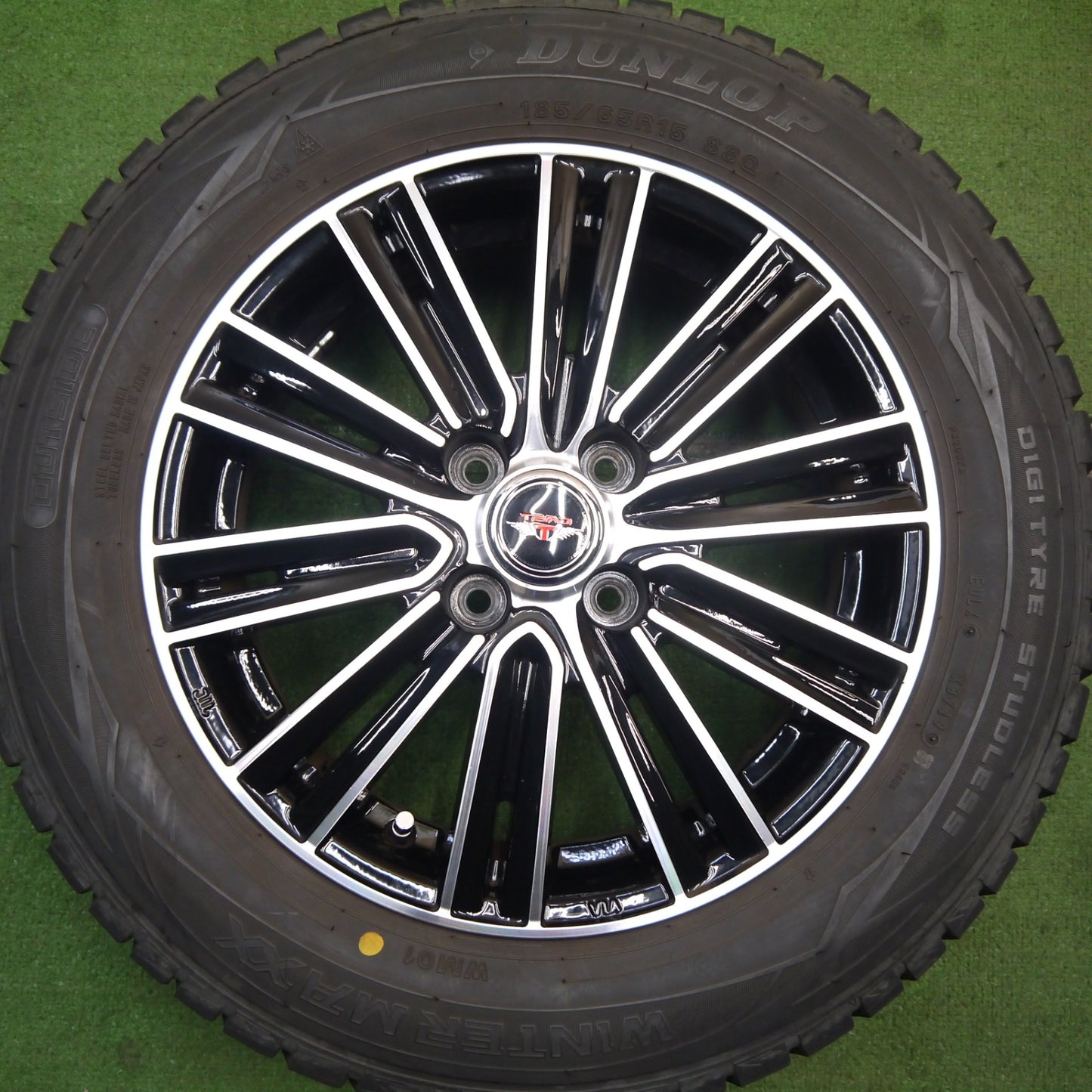 バリ溝！キレイ！9分★スタッドレス 185/65R15 ダンロップ ウインターマックス WM01 TEAD テッド 15インチ PCD100/4H★5060601Hス