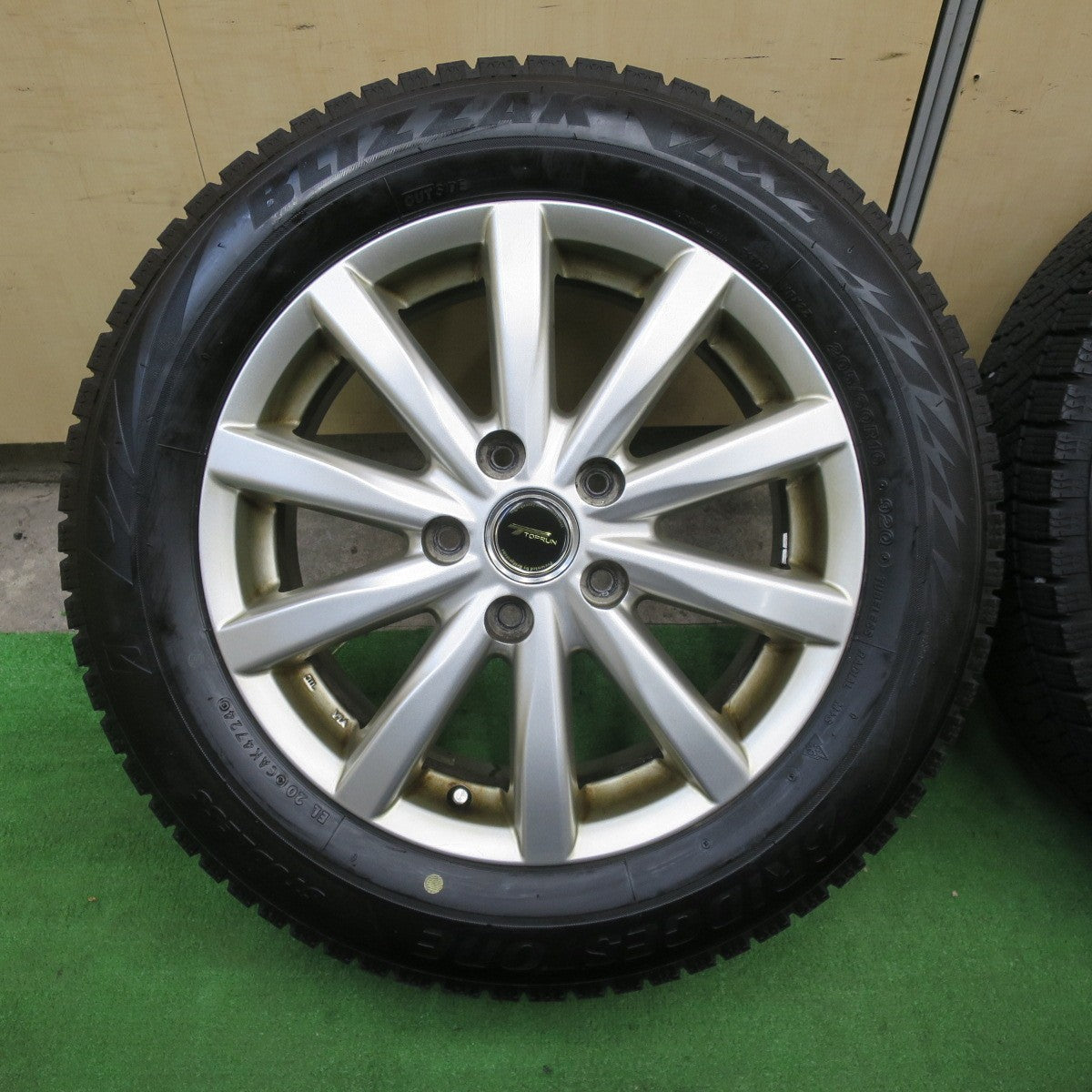 バリ溝！24年！9.5分★スタッドレス 205/60R16 ブリヂストン ブリザック VRX2 TOPRUN トップラン 16インチ PCD114.3/5H★5112506TTス