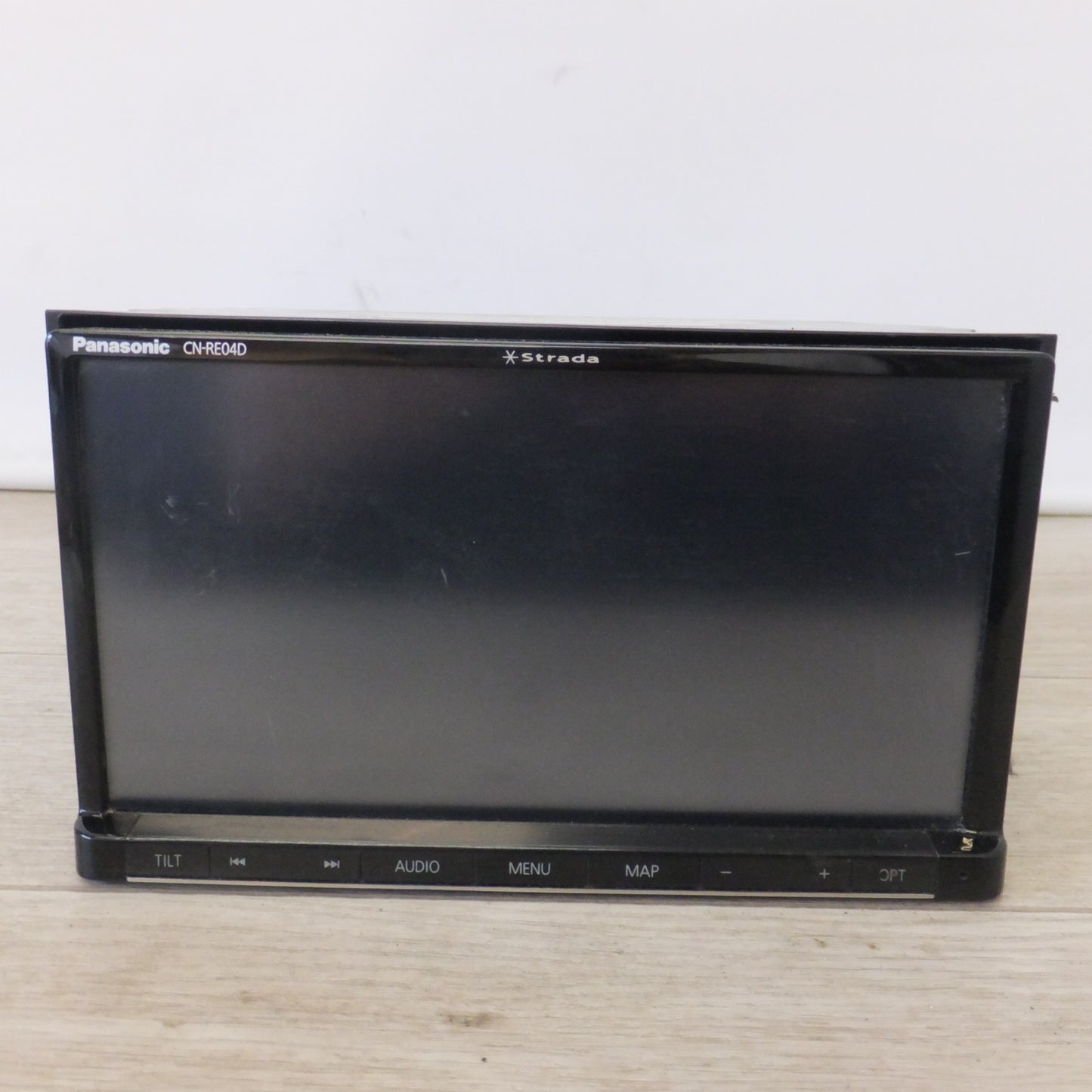 [送料無料] ★パナソニック Panasonic SDカーナビステーション Strada CN-RE04D[20]★