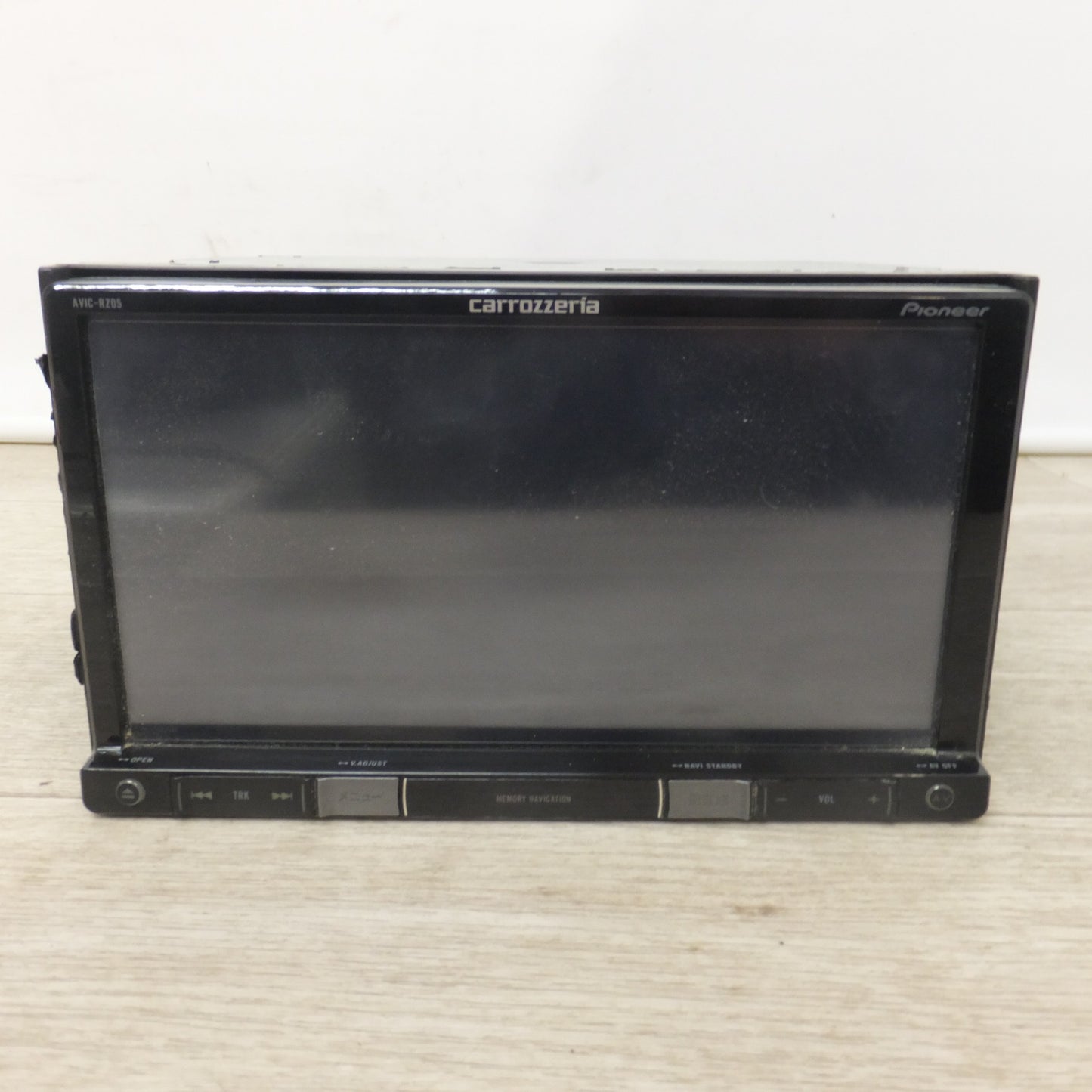 [送料無料] ★カロッツェリア carrozzeria AV一体型メモリーナビゲーション 楽ナビ AVIC-RZ05[26]★