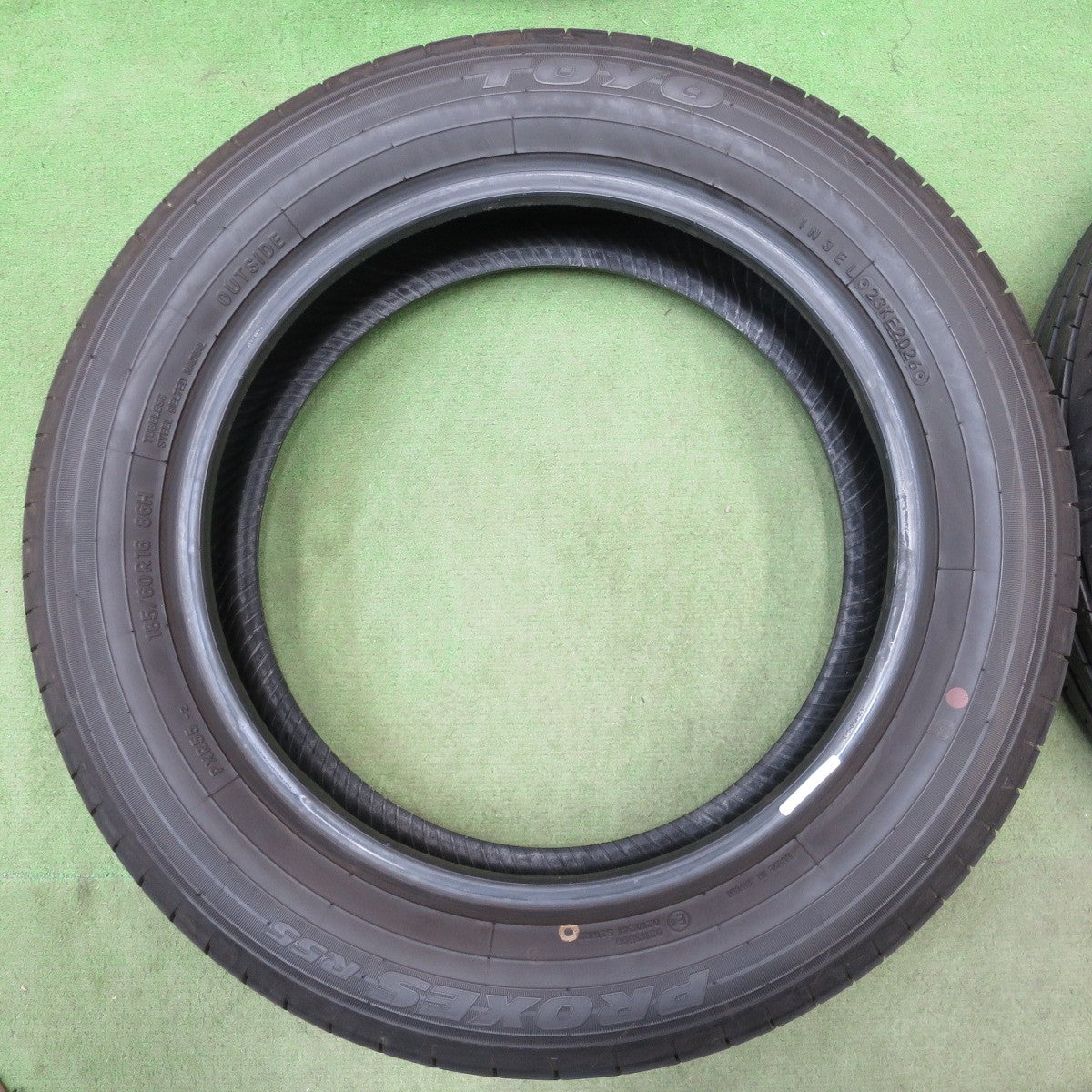 新車外し！26年◎185/60R16 トーヨー プロクセス R55 タイヤ 16インチ ノート ティーダ オーラ マツダ2 デミオ アクア 等◎6092202NGノタ
