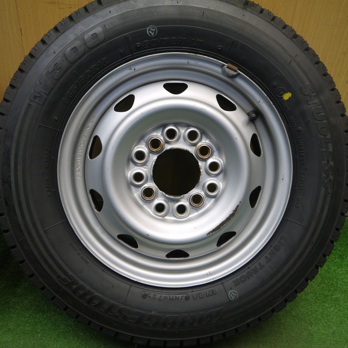 ほぼ未使用！25年★スタッドレス 145/80R12 80/78N ブリヂストン W300 スチール ホイール 12インチ PCD100 110 114.3/4H マルチ★6040312Hス