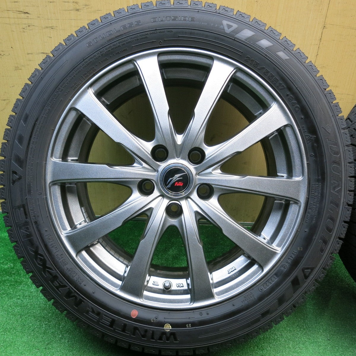 バリ溝！22年！キレイ！9.5分★スタッドレス 215/55R17 ダンロップ ウインターマックス 03 Fang ファング 17インチ PCD114.3/5H★5122108HAス