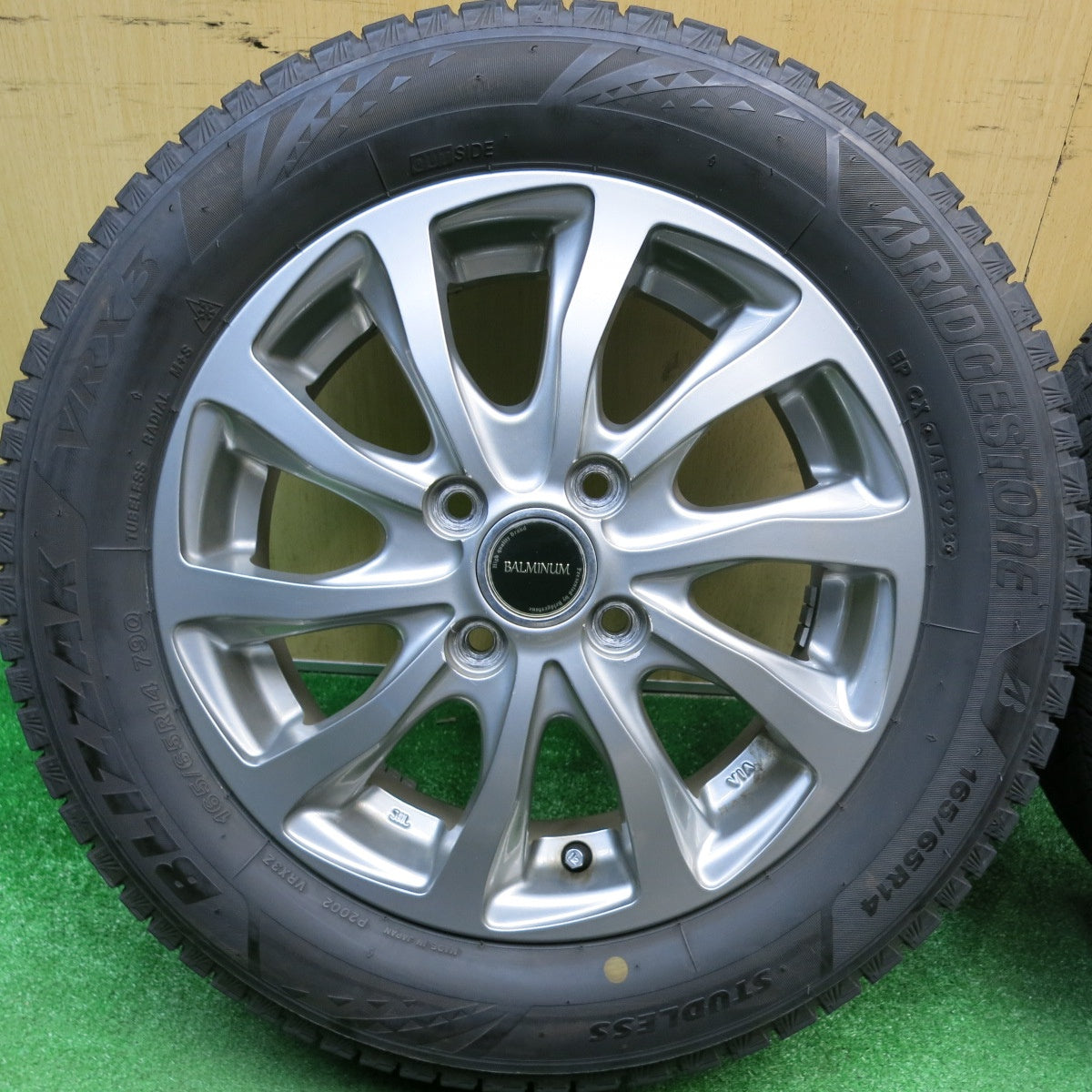 バリ溝！23年！ほぼ10分★スタッドレス 165/65R14 ブリヂストン ブリザック VRX3 BALMINUM TR10 バルミナ 14インチ ソリオ ハスラー 等 PCD100/4H★6011706HAス