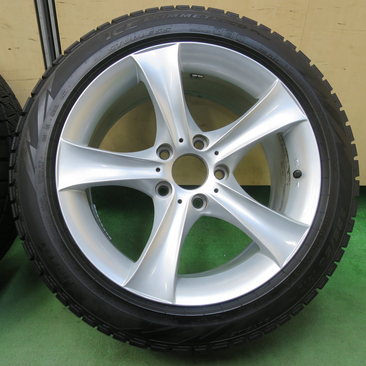 バリ溝！22年！9.5分★BMW 等 AGA Bayern TARGA 225/50R17 スタッドレス ピレリ アイスアシンメトリコ プラス 17インチ バイエルン PCD120/5H★5120614イス