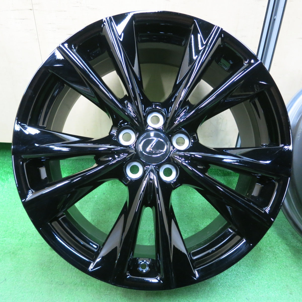 *送料無料* 空気圧センサー付！新車外し★レクサス ES300h Fスポーツ 純正 ホイール 19インチ 19×8J PCD114.3/5H★4040613イホ