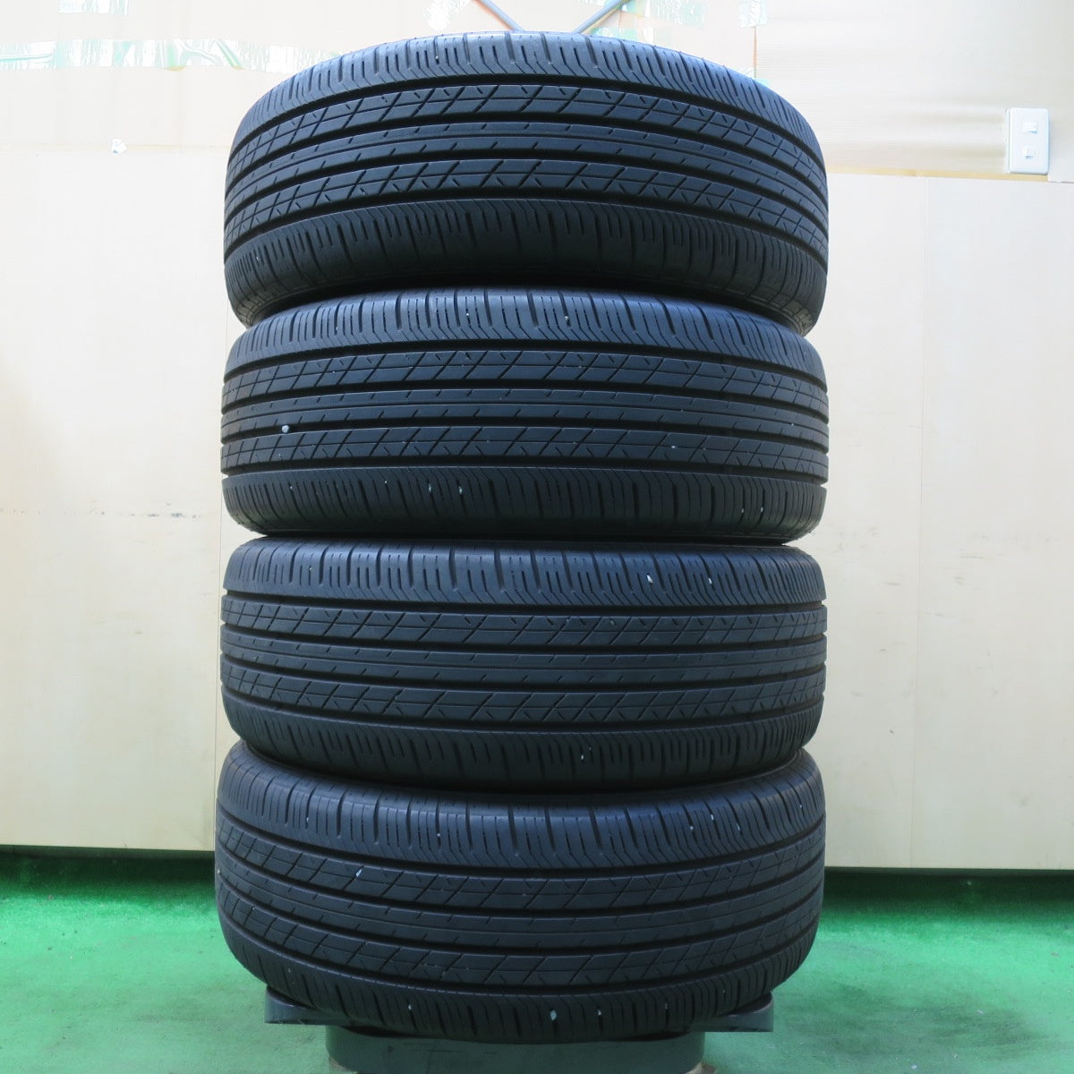 [送料無料] バリ溝！23年！9.5分★205/60R16 ブリヂストン トランザ ER33 タイヤ 16インチ ノア ヴォクシー ステップワゴン 等★4092411イノタ