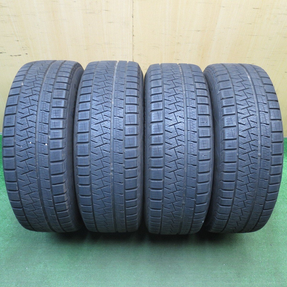 キレイ★BMW 等 GELBUT 205/60R16 スタッドレス ピレリ アイスアシンメトリコ ゲルプート 16インチ PCD120/5H★2030807クス