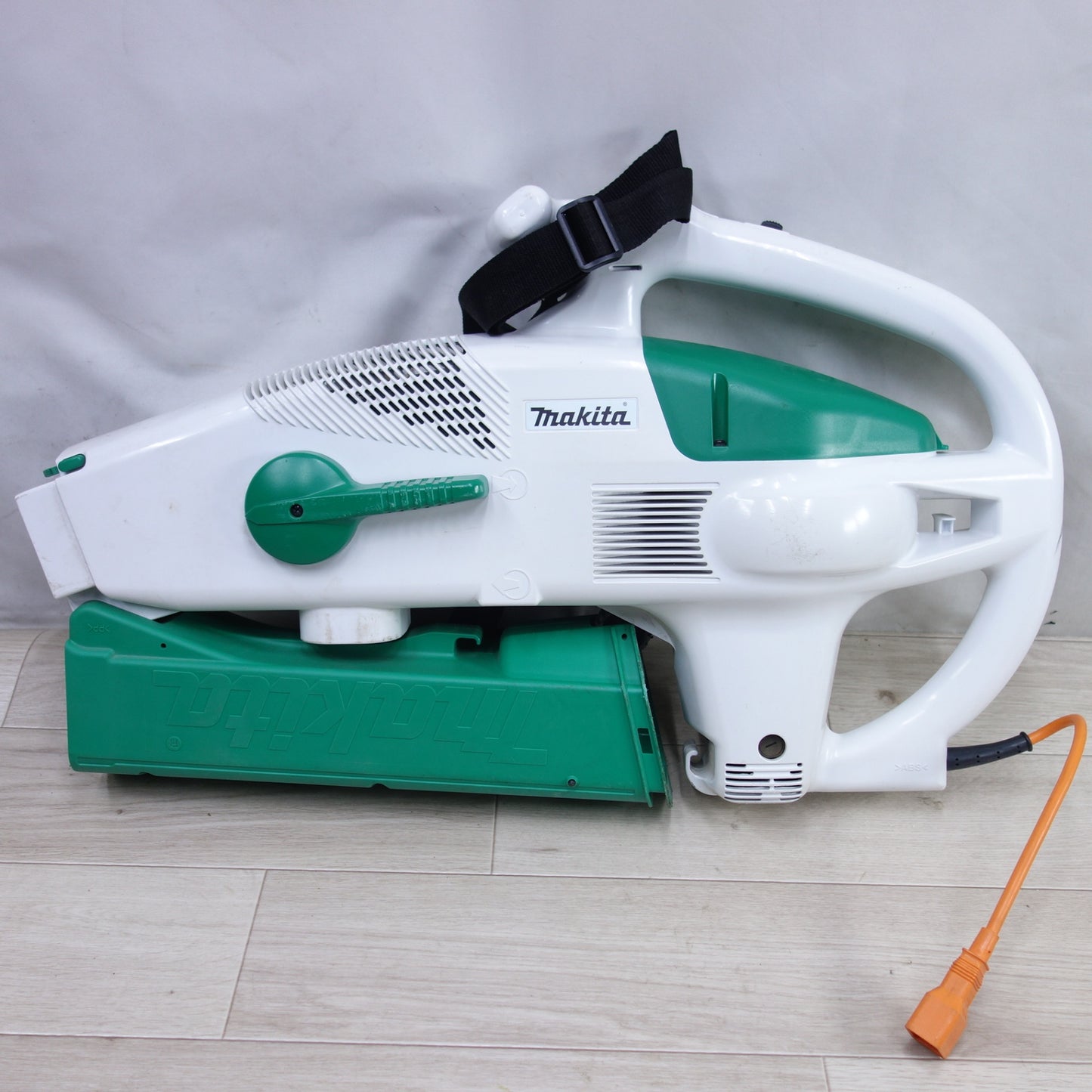 [送料無料] ◆マキタ ブロワ 集じん機 MUB0710 電動 工具 集塵 コード式 掃除機 送風 掃除 清掃 Makita◆