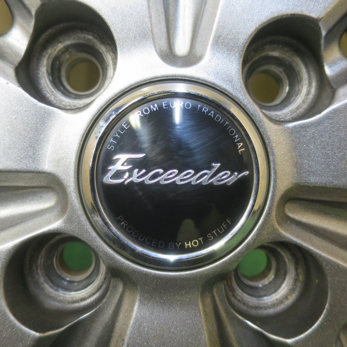 バリ溝！23年！キレイ！8.5分◎スタッドレス 145/80R13 オートバックス ノーストレック N5 Exceeder エクシーダー 13インチ PCD100/4H◎6072609イス