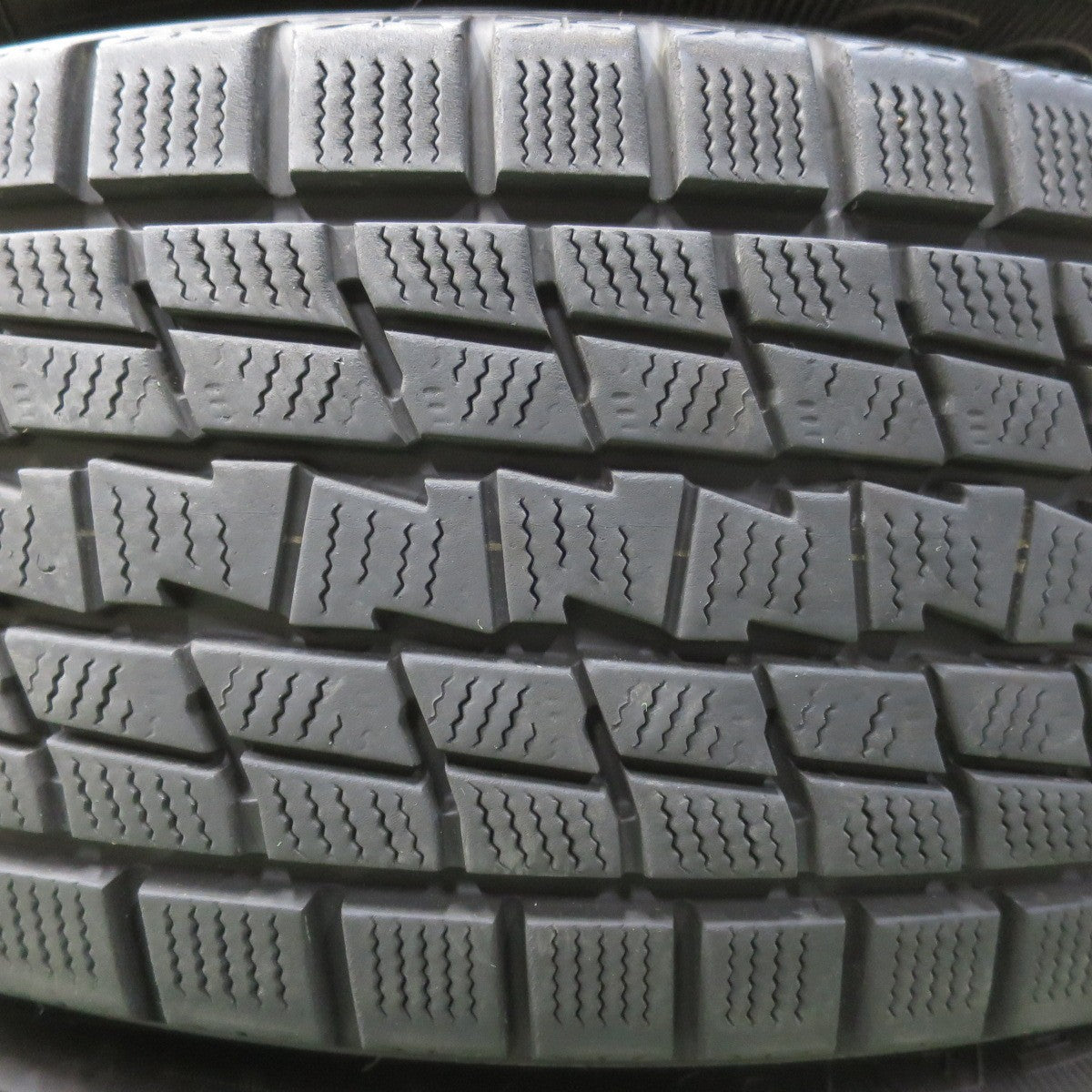 バリ溝！キレイ！9分★ボルボ 等 235/60R18 スタッドレス グッドイヤー アイスナビ SUV Team Sparco CRIMSON チームスパルコ クリムソン 18インチ PCD108/5H★5111102イス