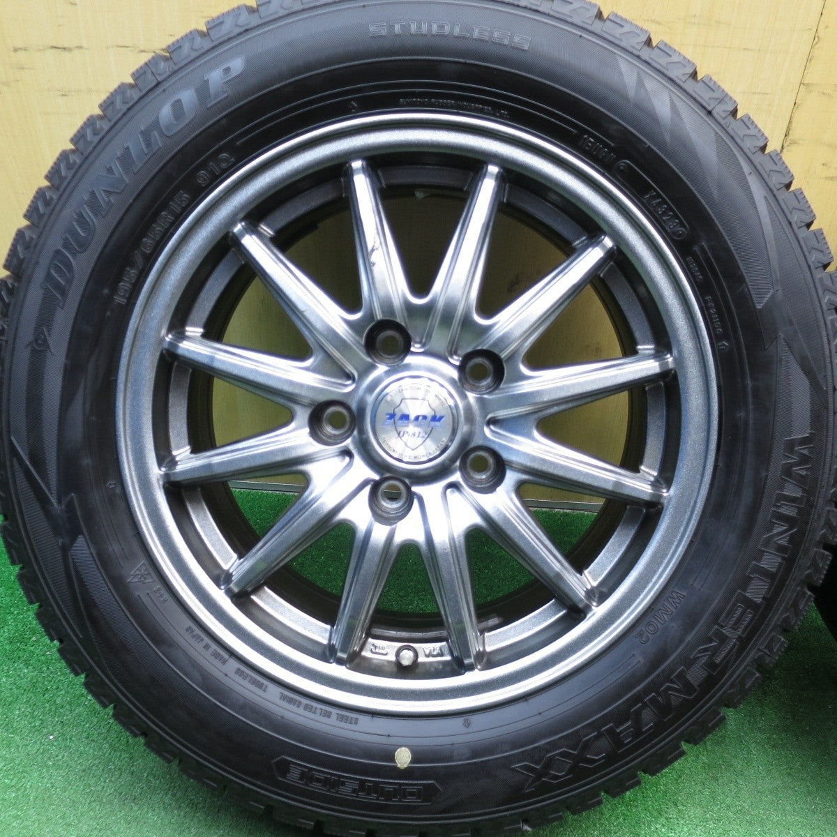 バリ溝！23年！キレイ！9.5分以上★スタッドレス 195/65R15 ダンロップ ウインターマックス WM02 ZACK JP-812 MONZA ザック 15インチ PCD114.3/5H★5031009Hス