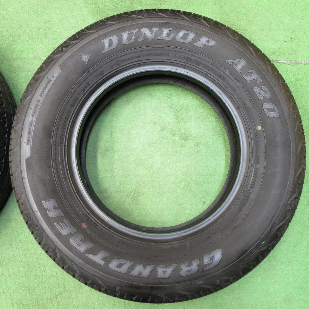 [送料無料] 新車外し！23年★ジムニー シエラ 等 195/80R15 ダンロップ AT20 グラントレック タイヤ 15インチ★4112911イノタ