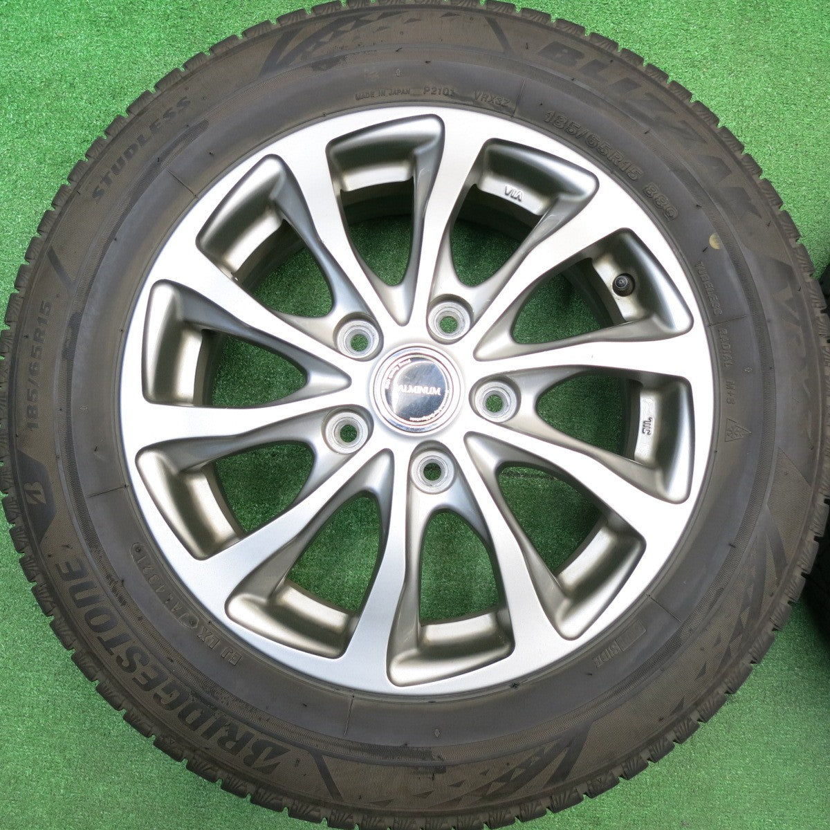 4本価格！21年★スタッドレス 185/65R15 ブリヂストン ブリザック VRX3 BALMINUM TR10 バルミナ 15インチ PCD114.3/5H★5113005HAス