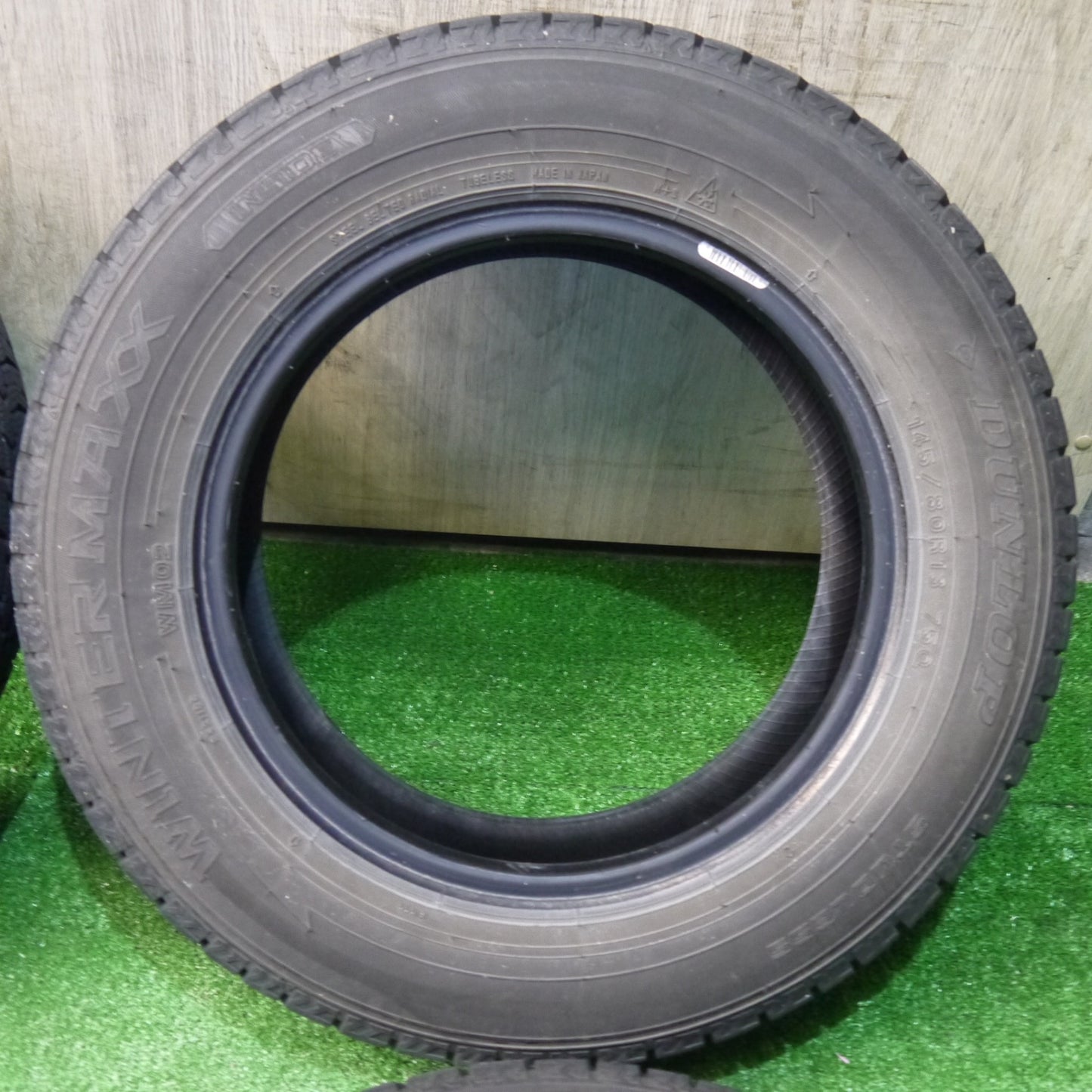 バリ溝！8.5分★スタッドレス 145/80R13 ダンロップ ウインターマックス WM02 タイヤ 13インチ モコ ワゴンR アルト N-BOX 等★6052206KKスタ