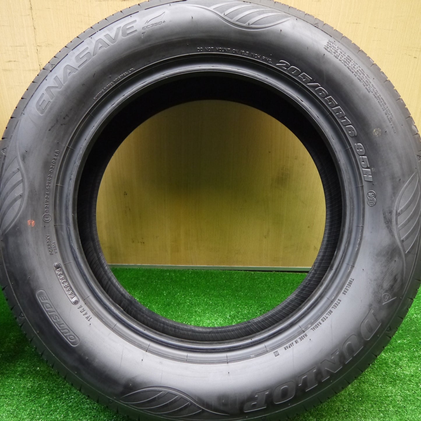 新車外し！24年★205/65R16 ダンロップ エナセーブ EC350+ タイヤ 16インチ セレナ ヤリスクロス 10 アルファード 等★5101404Hノタ