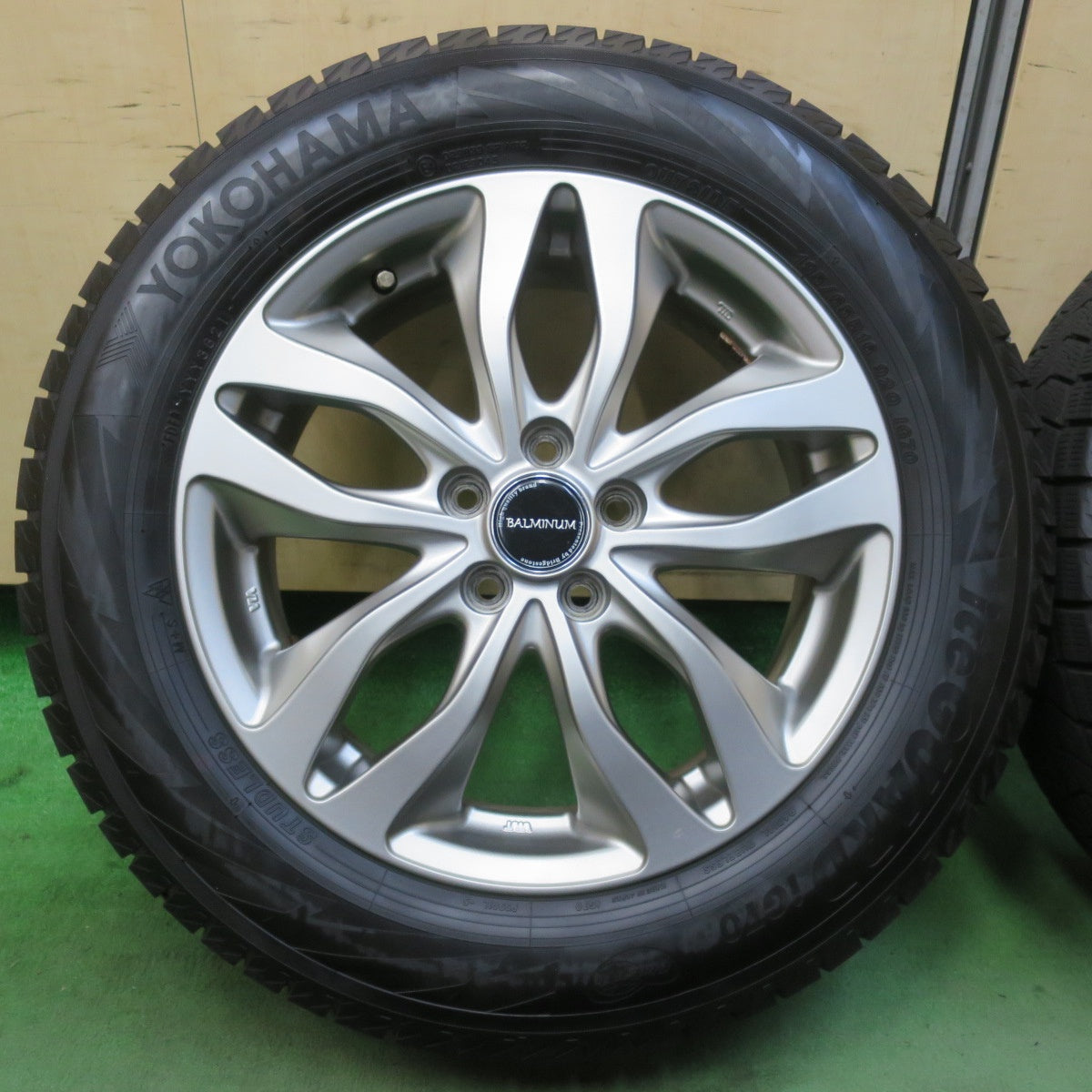 バリ溝！21年！キレイ！9.5分★ライズ ロッキー 等 195/65R16 スタッドレス ヨコハマ アイスガード iG70 BALMINUM DS-M バルミナ 16インチ PCD100/5H★5120610イス