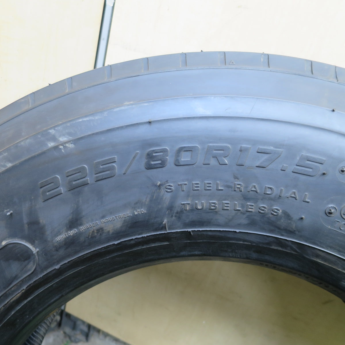 新車外し！25年！1本★トラック タイヤ 225/80R17.5 123/122L ダンロップ SP330K 17.5インチ★6041802ナノタ