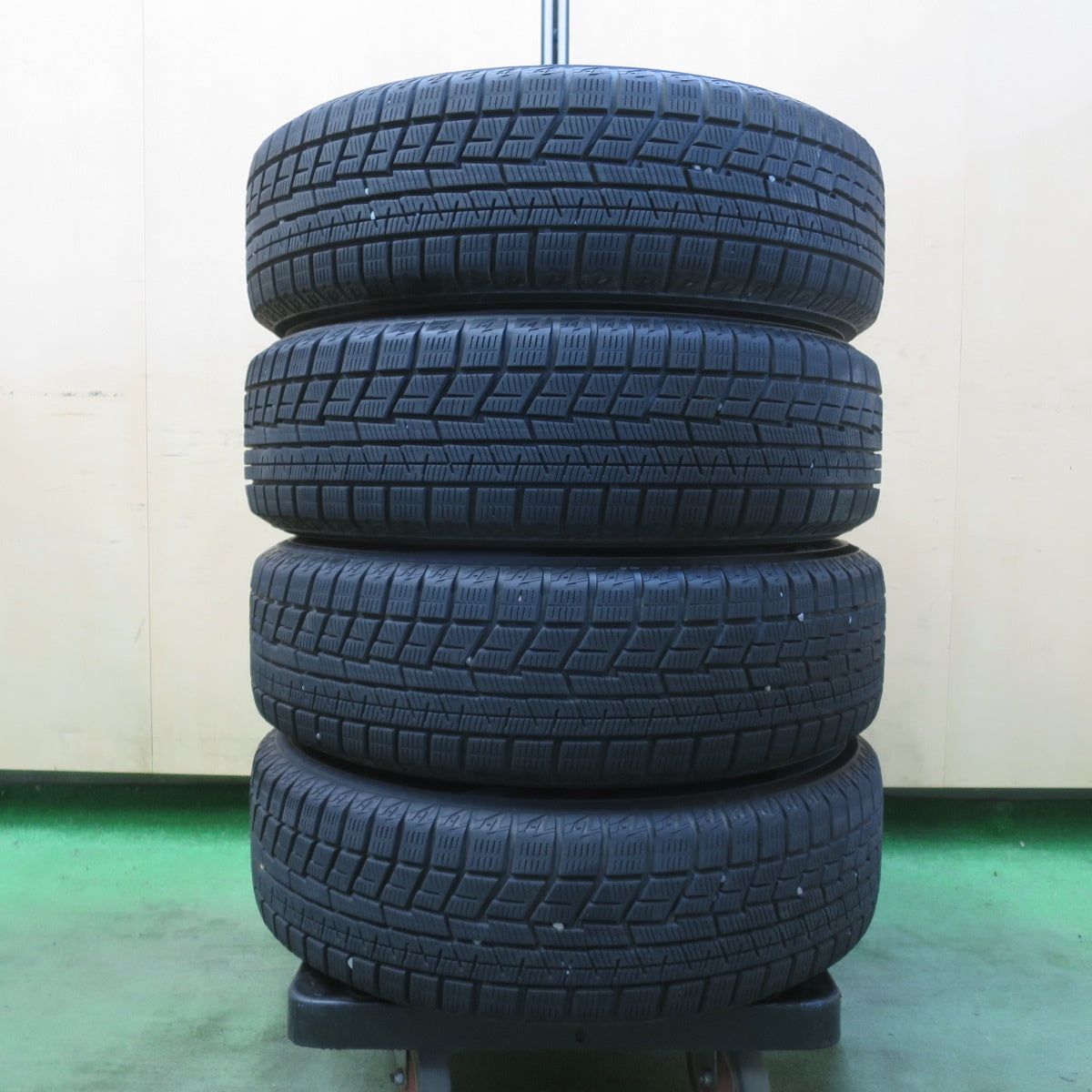 バリ溝！キレイ！9.5分★スタッドレス 175/65R15 ヨコハマ アイスガード iG60 JOKER ジョーカー 15インチ PCD100/4H★6051606イス