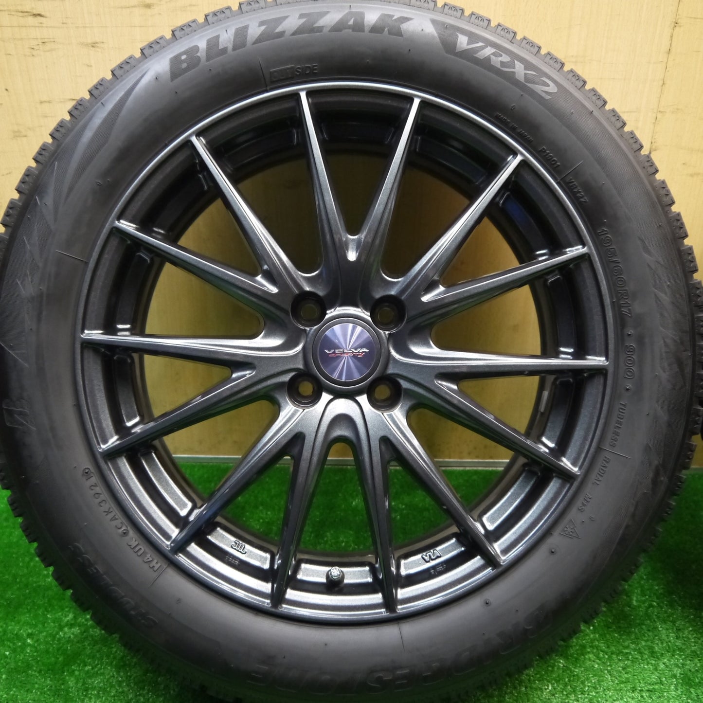 バリ溝！21年！キレイ！9.5分★スタッドレス 195/60R17 ブリヂストン ブリザック VRX2 VELVA SPORTZ ヴェルヴァ 17インチ PCD100/4H★5101410Hス