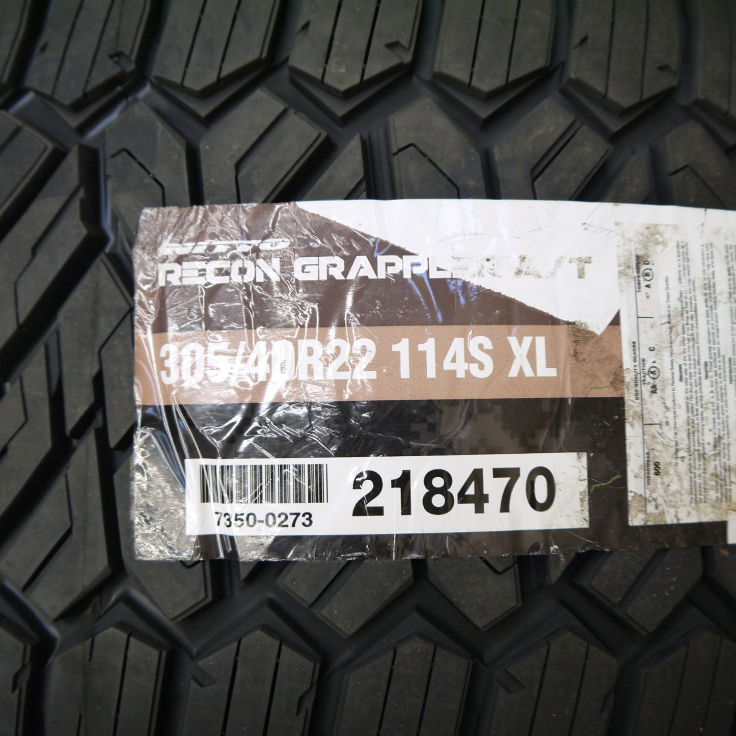 未使用！24年！1本★305/40R22 ニットー RECON GRAPPLER A/T タイヤ 22インチ ランクル 100 200 等★5081807Hノタ