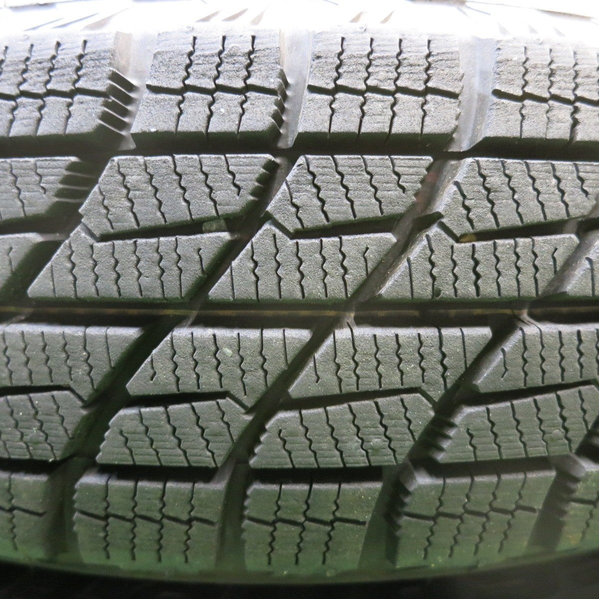 バリ溝！22年！9.5分以上★スタッドレス 145/80R13 アイスエスポルテ LEBEN BX レーベン 13インチ PCD100/4H★5123108HAス