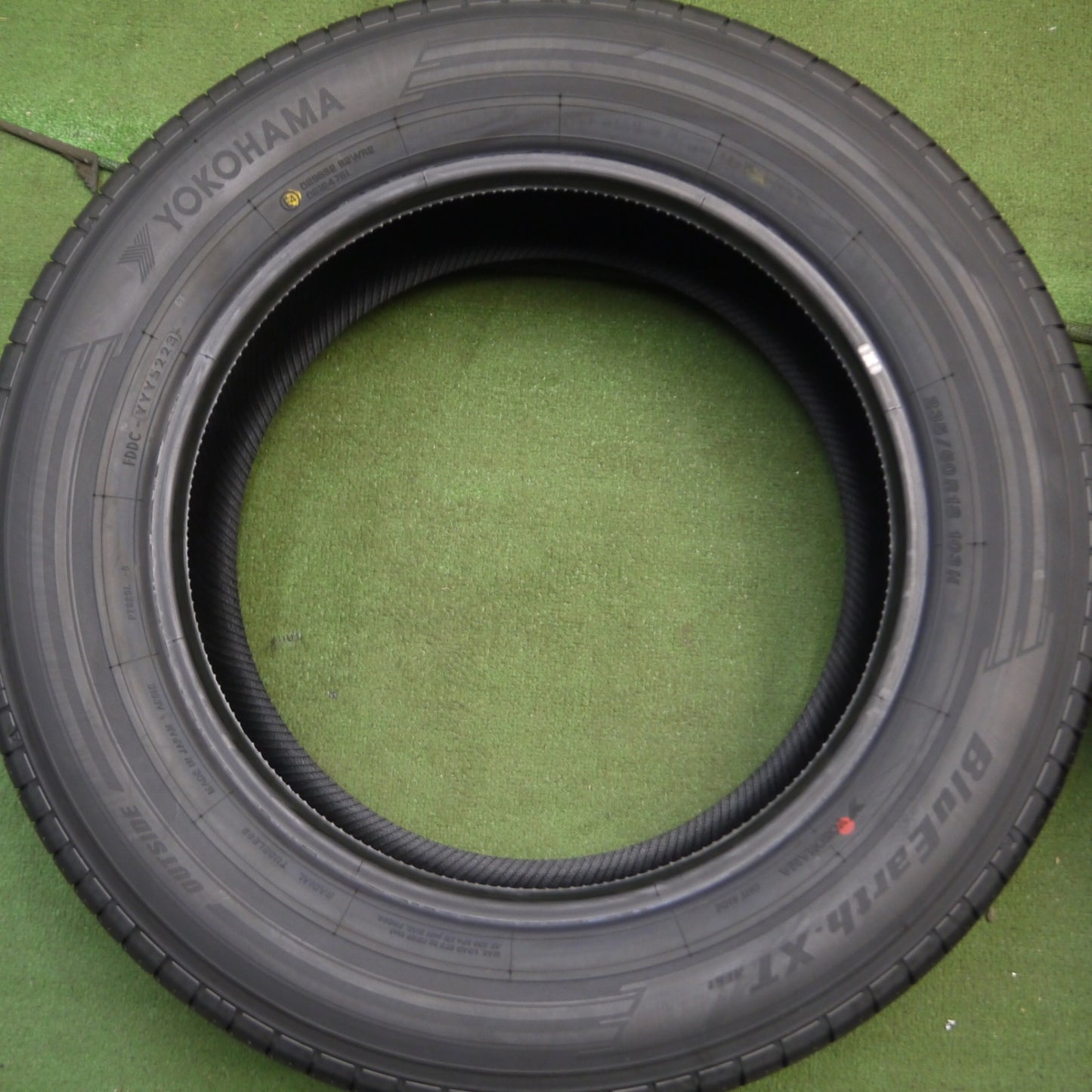 *送料無料* 新車外し！23年★235/60R18 ヨコハマ BluEarth-XT AE61 タイヤ 18インチ レクサス NX RX ムラーノ CR-V 等★4040509Hノタ