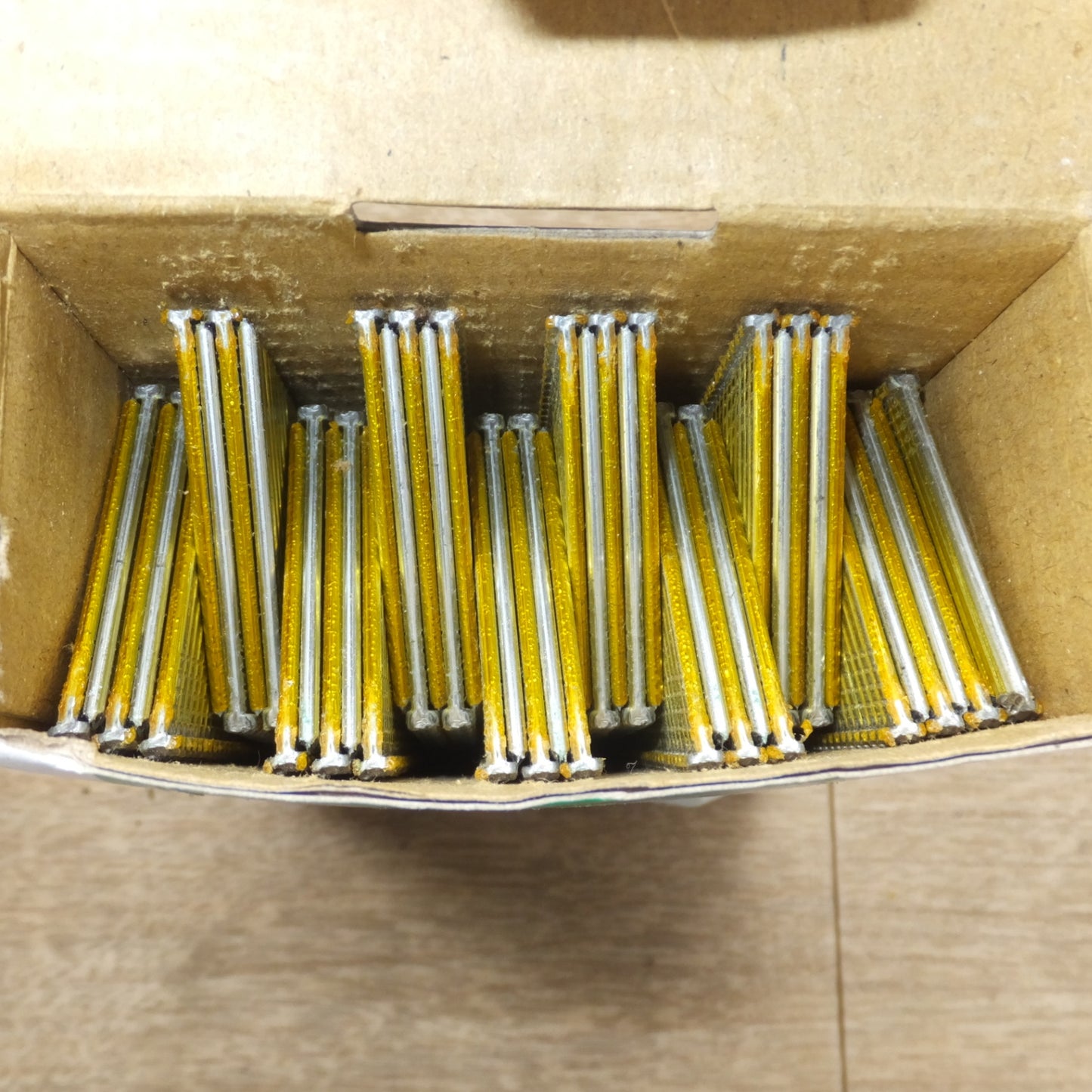 [送料無料] ★マキタ makita フロア用高圧ブラッド釘打 AF530H エアダスタ付　32～50mm★