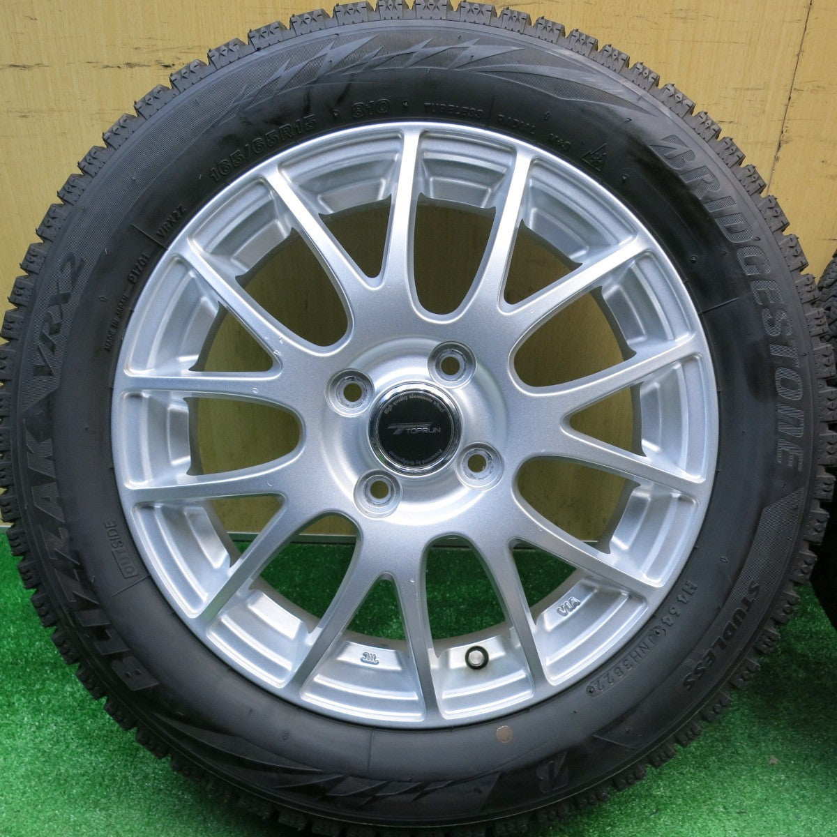 バリ溝！22年！8.5分★スタッドレス 165/65R15 ブリヂストン ブリザック VRX2 TOPRUN トップラン 15インチ タフト ソリオ 等 PCD100/4H★5120608HAス