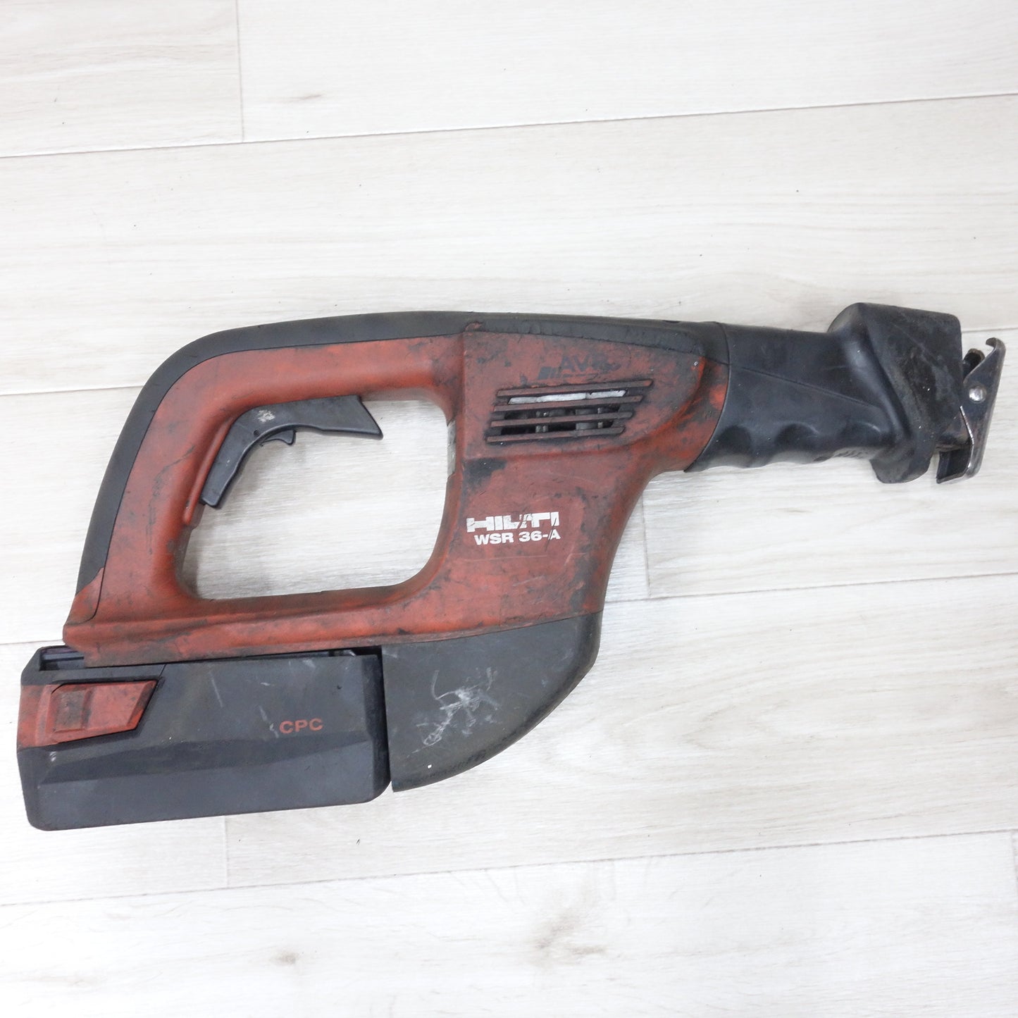 [送料無料] バッテリー2個！付属品付き◆HILTI ヒルティ 充電式 レシプロソー WSR36-A 01 電動 工具 セーバーソー セーバソー 充電器 C4/36-350◆