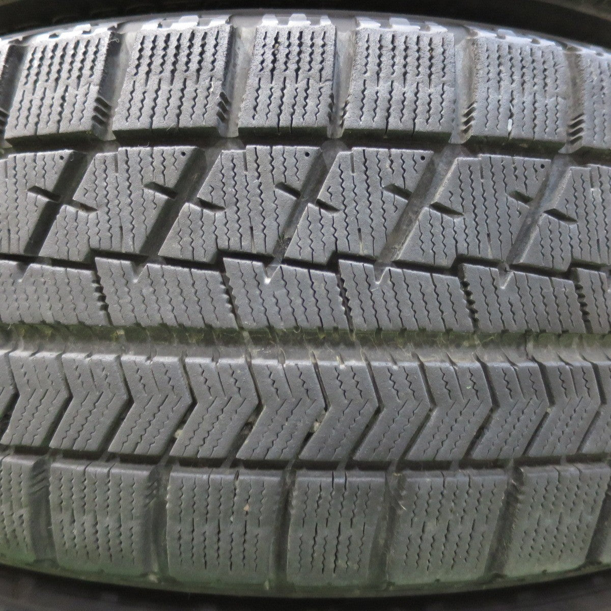 [送料無料] キレイ★スタッドレス 215/60R16 ブリヂストン ブリザック VRX BLUE・NESS AMF ブルーネス 16インチ PCD114.3/5H★5030606イス