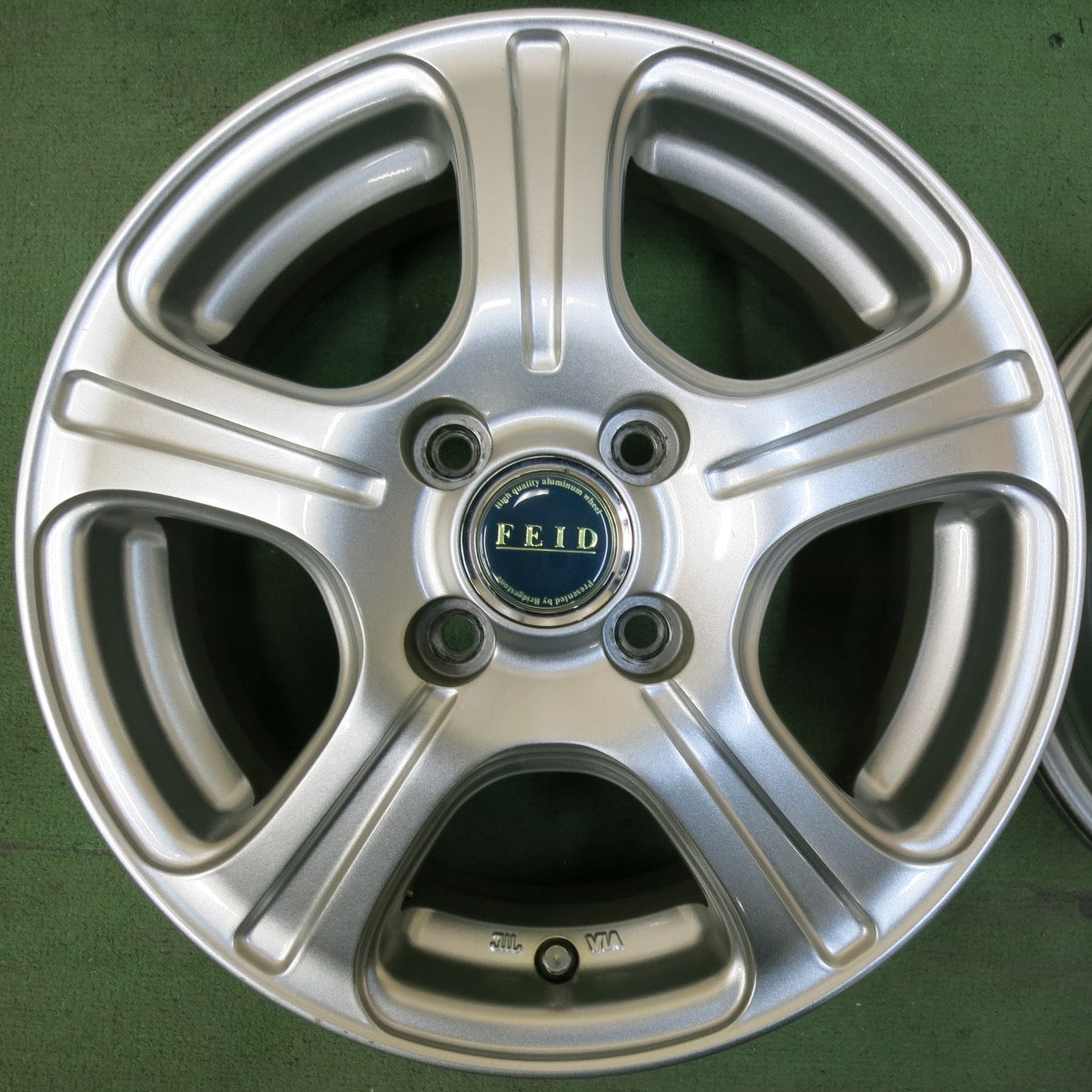 アルミホイール4本 BRIDGESTONE FEID TS7 　１４×５ 1/2Ｊ　４×１００　ＯＦＦ３５　５００ＫＧ　ＶＩＡ６２０ＫＧ　ホンダ モビリオスパイクで使用予定でしたが車を買い換えたので出品します。　タイヤは付いていませんので、廃タイヤ処分料は掛からず お好きなタイヤを装着してください。 taiheishopping_a052606120