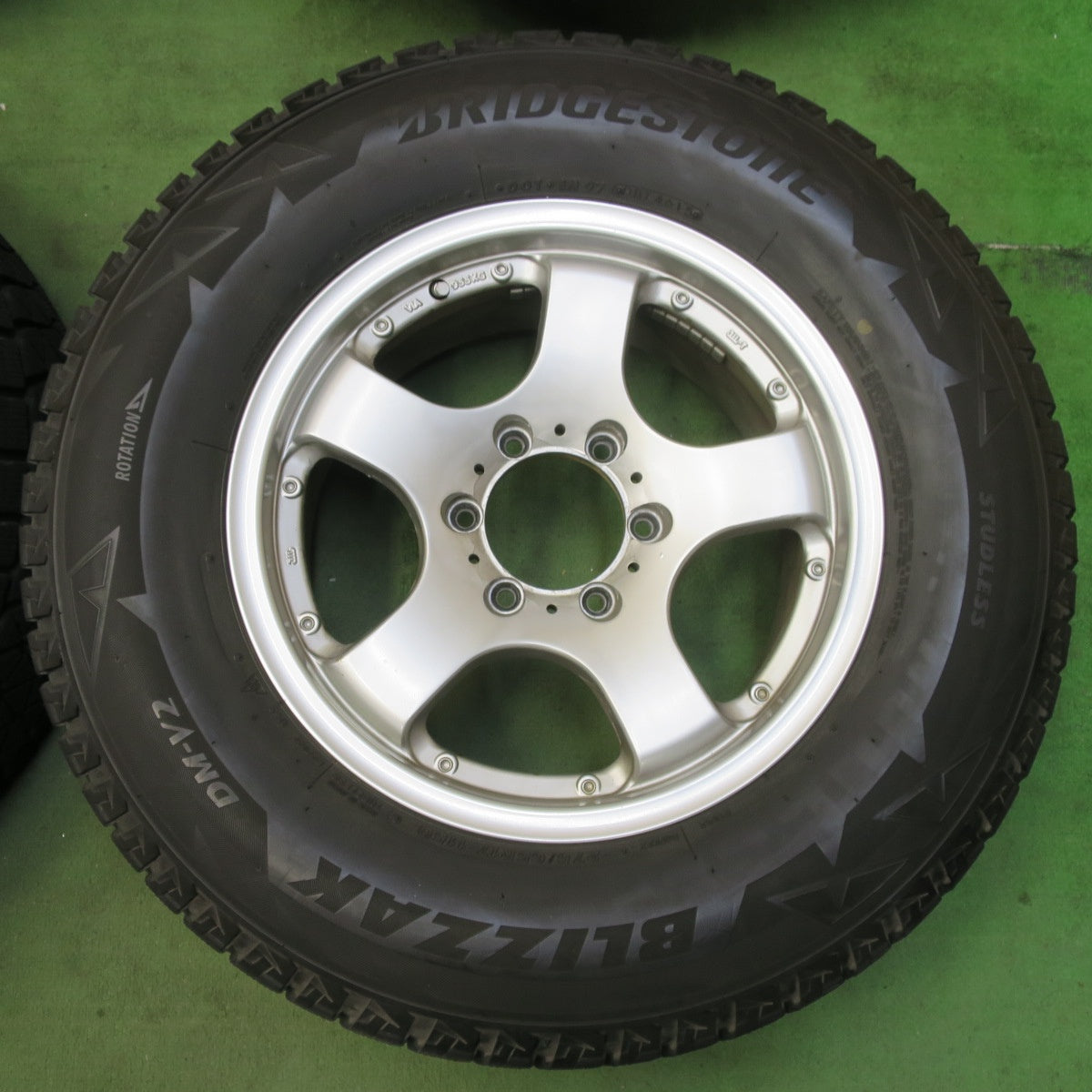 4本価格★スタッドレス 275/65R17 ブリヂストン ブリザック DM-V2 P.T.H PTH 社外 アルミ 17インチ PCD139.7/6H★5101009イス