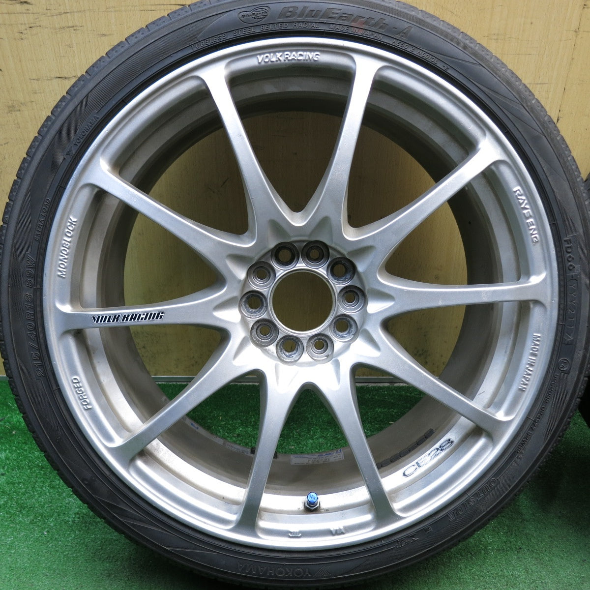 バリ溝！8.5分◎RAYS VOLK RACING CE28NF MONOBLOCK 鍛造 215/40R18 ヨコハマ BluEarth-A AE50 レイズ モノブロック 18インチ PCD100/5H◎6080403AKノ