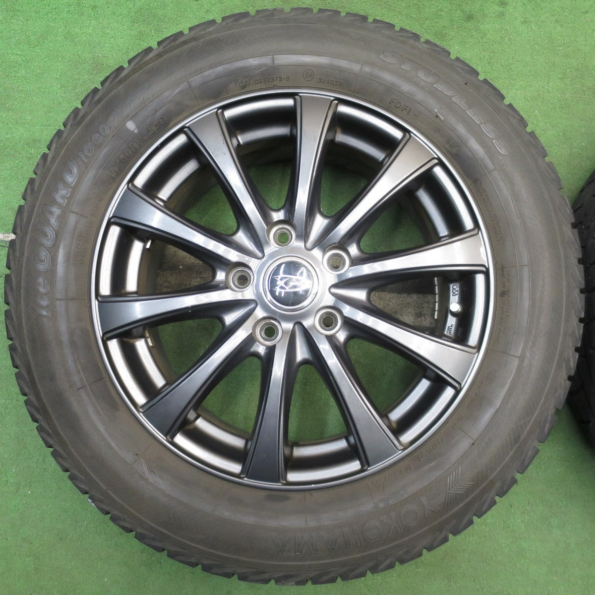 バリ溝！9分★スタッドレス 215/60R16 ヨコハマ アイスガード iG30 Exsteer エクスター 16インチ PCD114.3/5H★5091906NJス