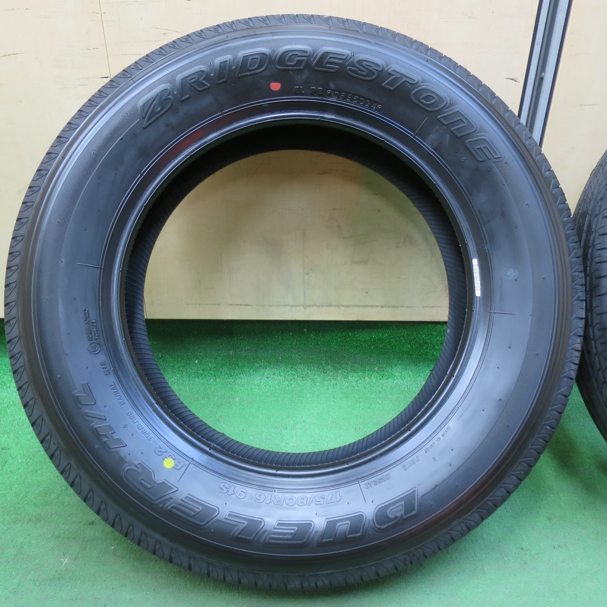 [送料無料] 新車外し！24年★ジムニー 等 175/80R16 ブリヂストン デューラー H/L 852 タイヤ DUELER 16インチ★5022110イノタ