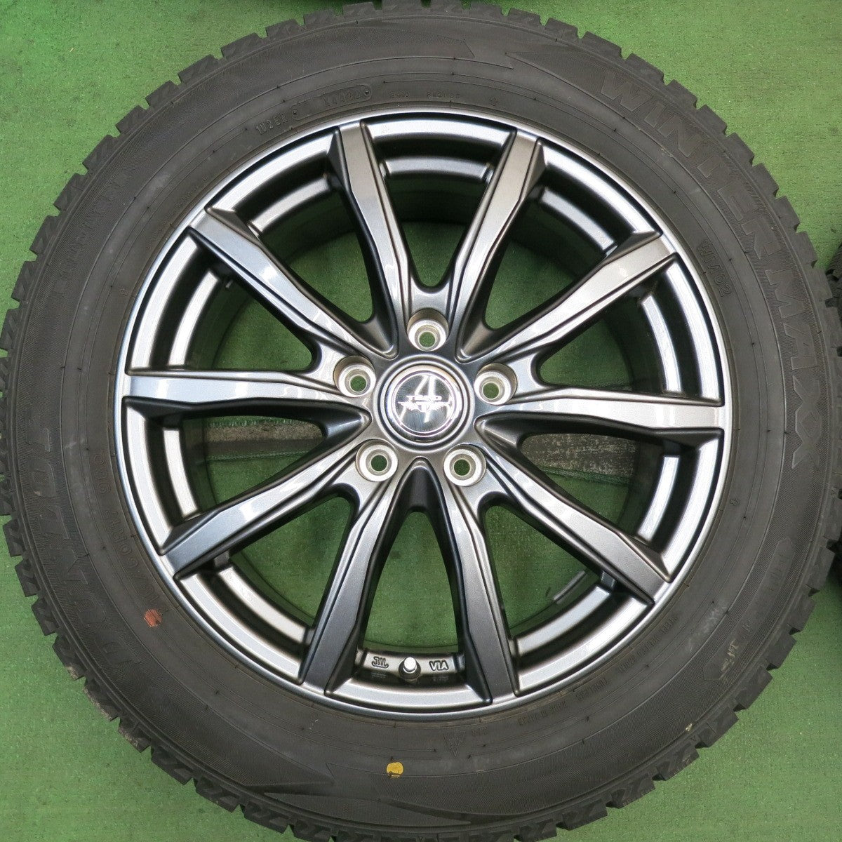 バリ溝！22年！キレイ！ほぼ10分★スタッドレス 215/60R17 ダンロップ ウインターマックス WM02 TEAD テッド 17インチ PCD114.3/5H★5090411HAス