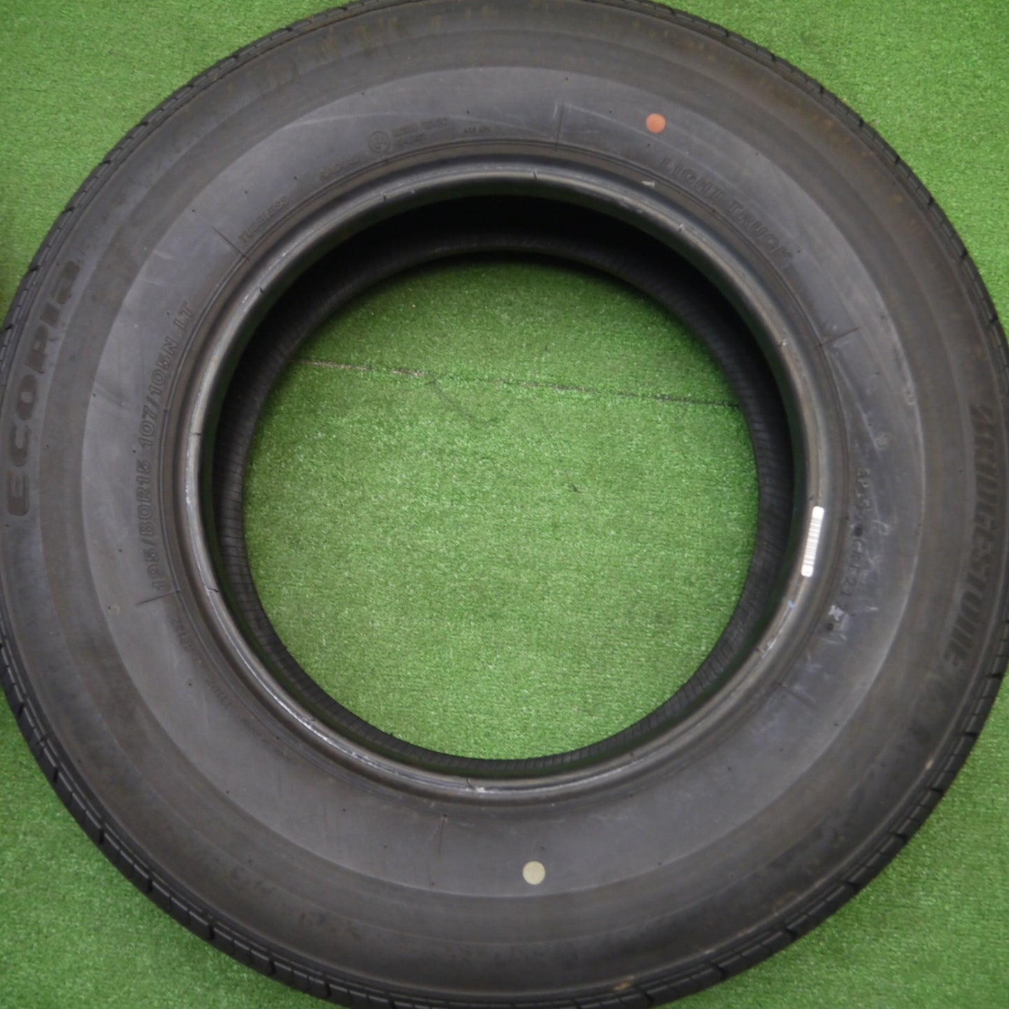 [送料無料] ほぼ未使用！22年★195/80R15 107/105N ダンロップ SP175N ブリヂストン エコピア RD613 タイヤ 15インチ ハイエース キャラバン等★4120308Hノタ