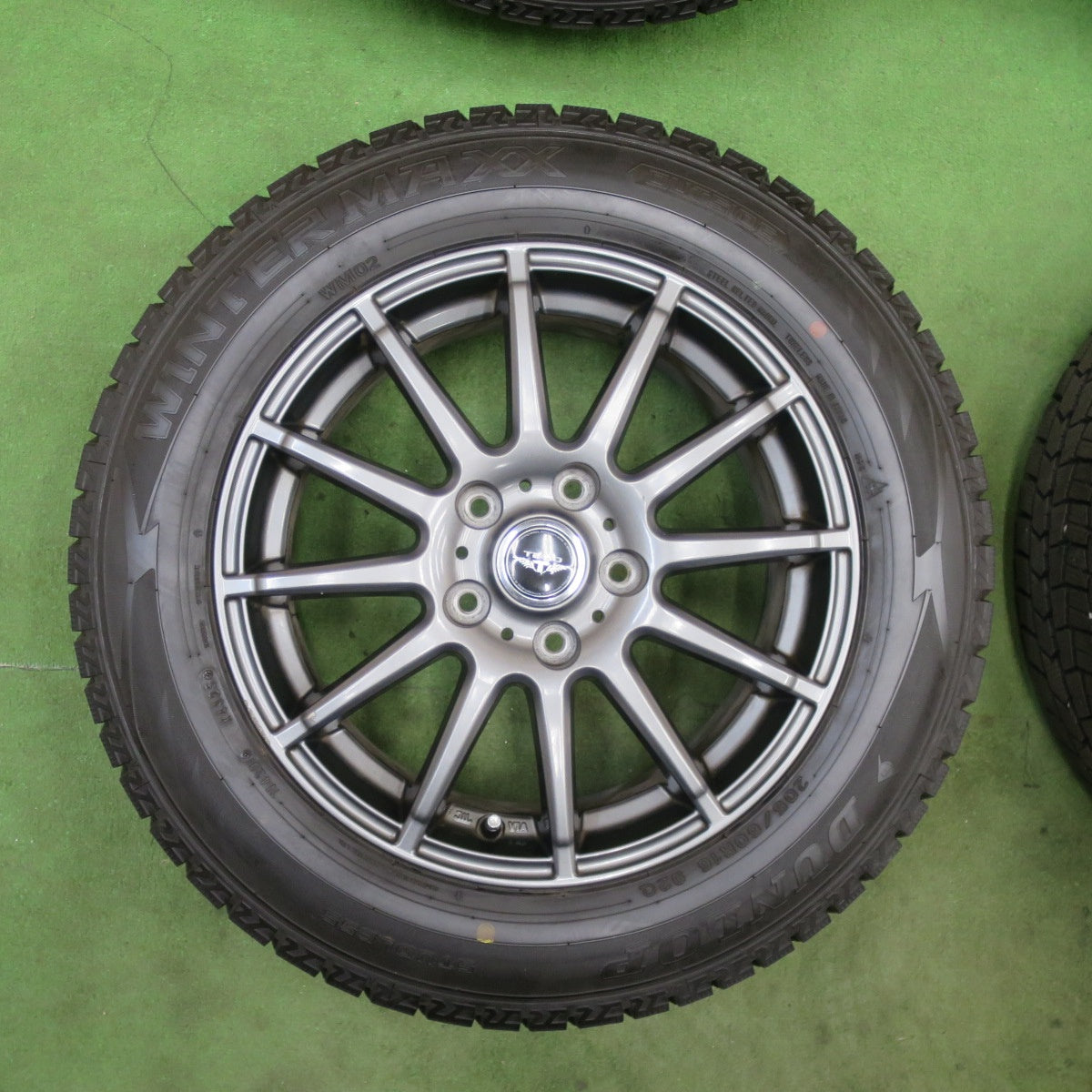 バリ溝！25年！9.5分★スタッドレス 205/60R16 ダンロップ ウインターマックス WM02 TEAD テッド 16インチ PCD114.3/5H★6021807TTス