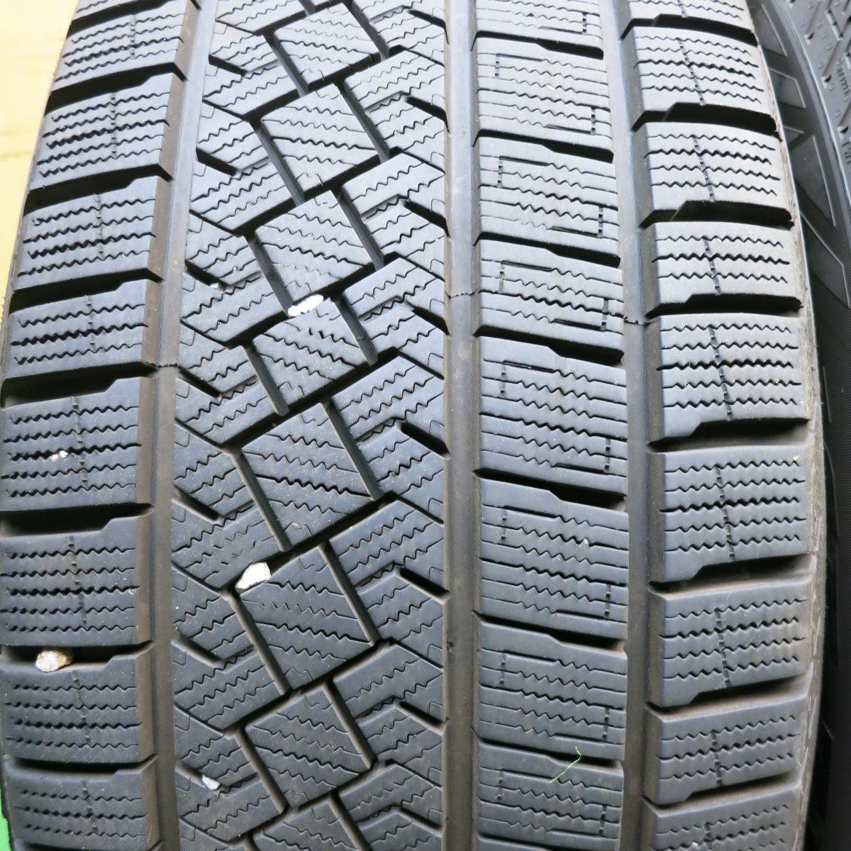 バリ溝！22年！キレイ！9分★ボルボ 等 EURO AFG 235/55R18 スタッドレス ピレリ アイスゼロ アシンメトリコ 18インチ PCD108/5H★5051204AKス